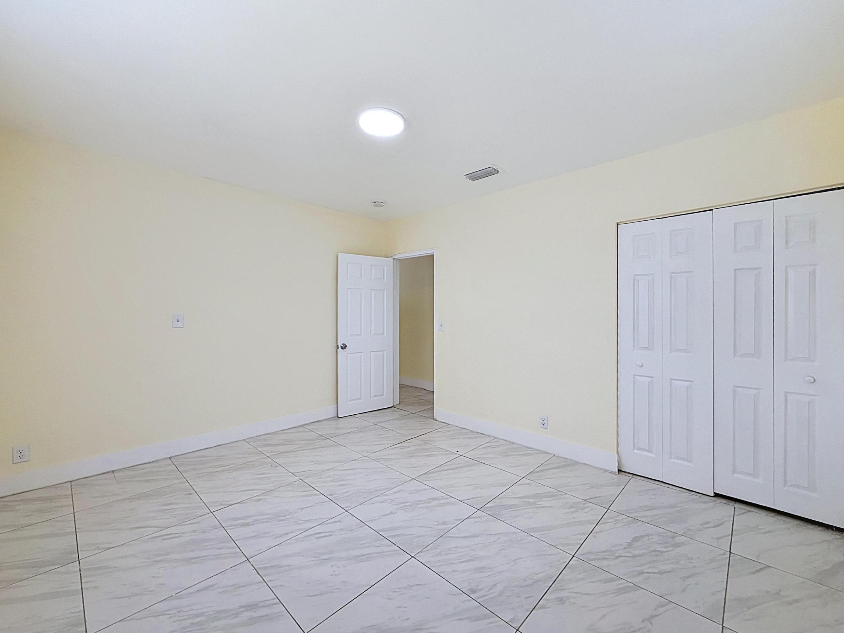 HOLLYWOOD - Residential Lease