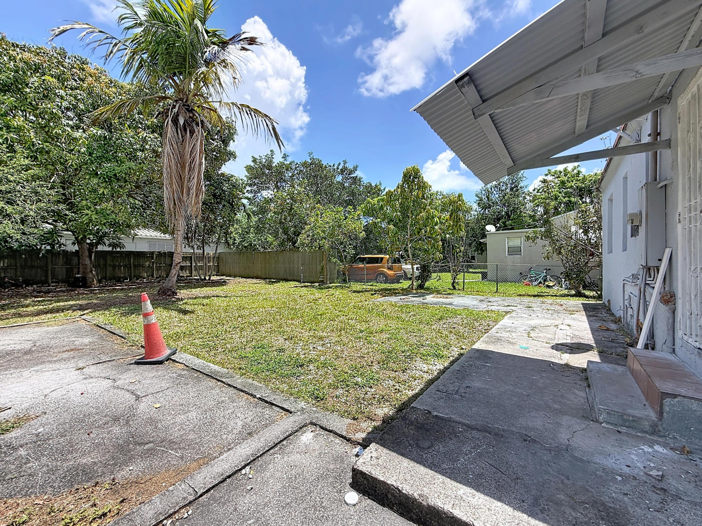 HOLLYWOOD - Residential Lease