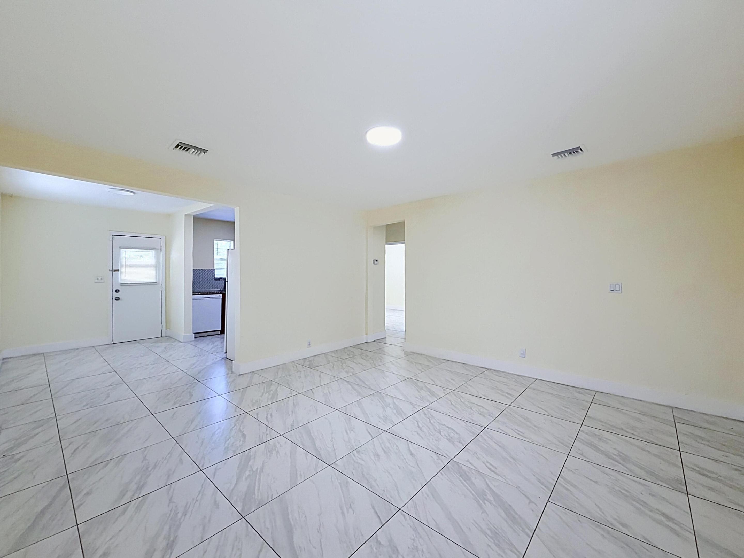 HOLLYWOOD - Residential Lease