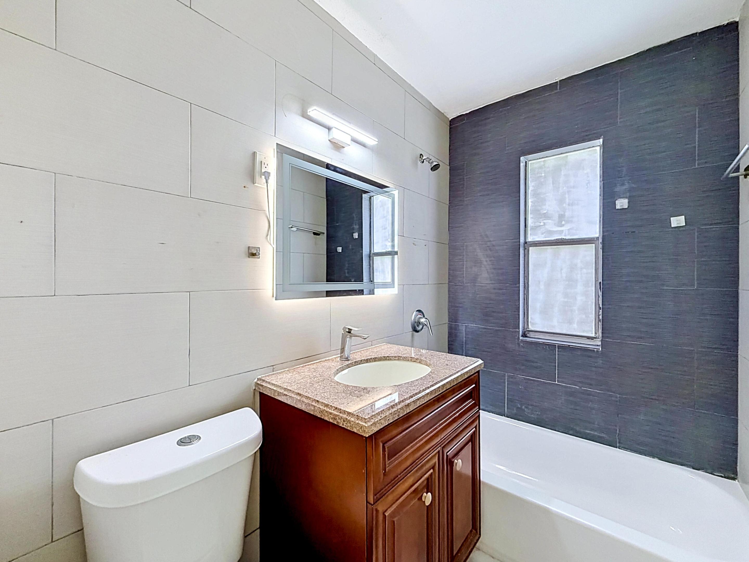 HOLLYWOOD - Residential Lease