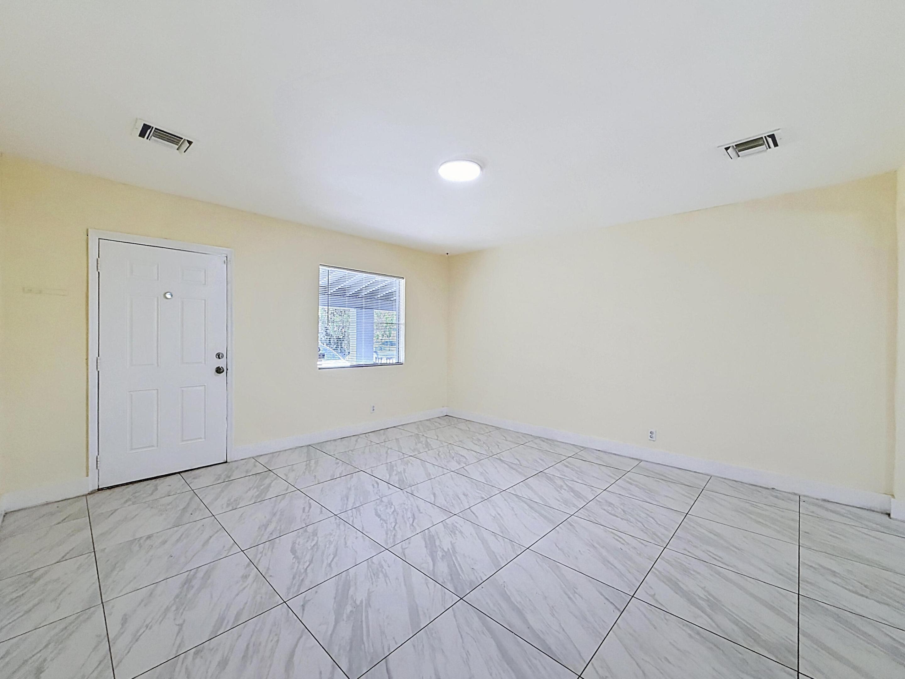 HOLLYWOOD - Residential Lease