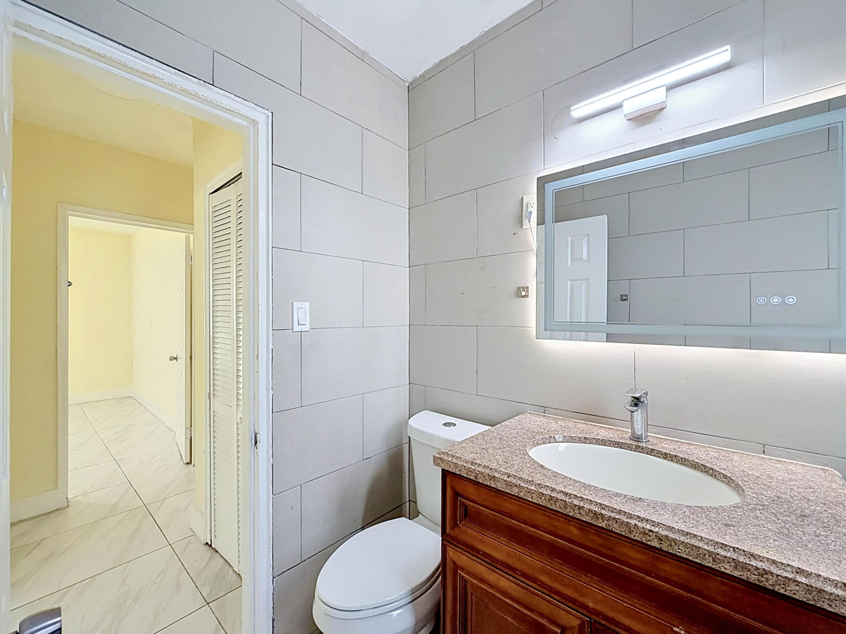 HOLLYWOOD - Residential Lease