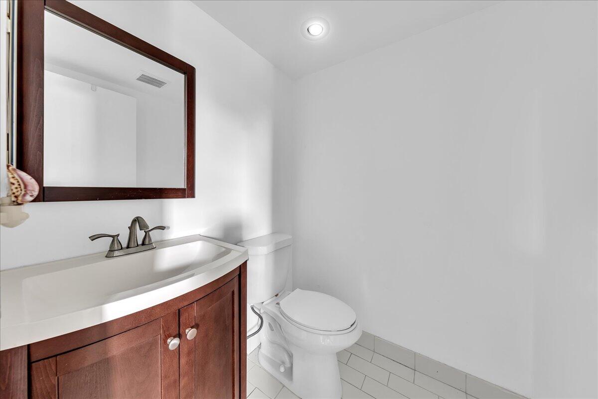KINGS POINT VALENCIA CONDOS - Residential