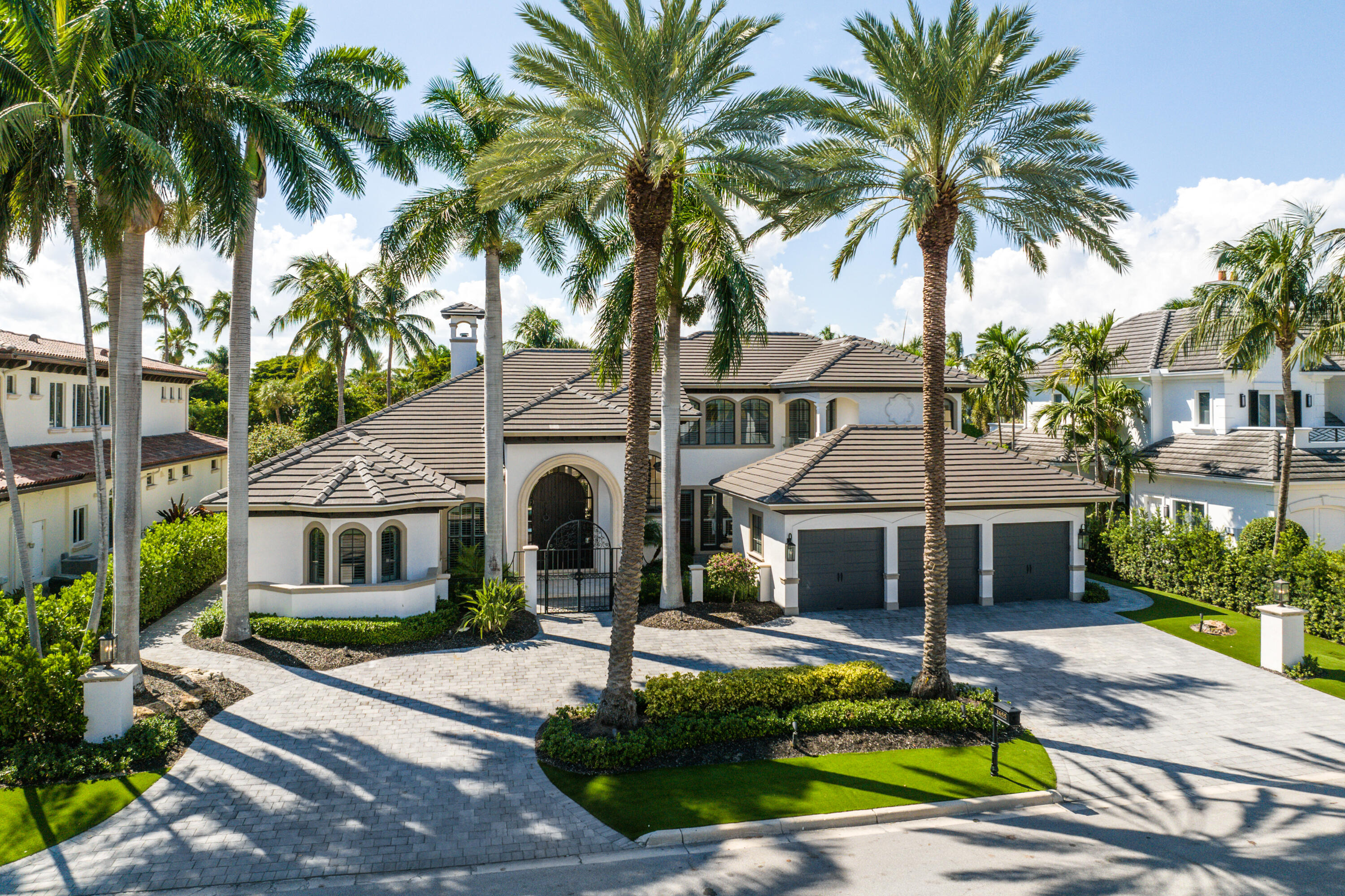 ROYAL PALM YACHT & COUNTRY CLUB - Residential