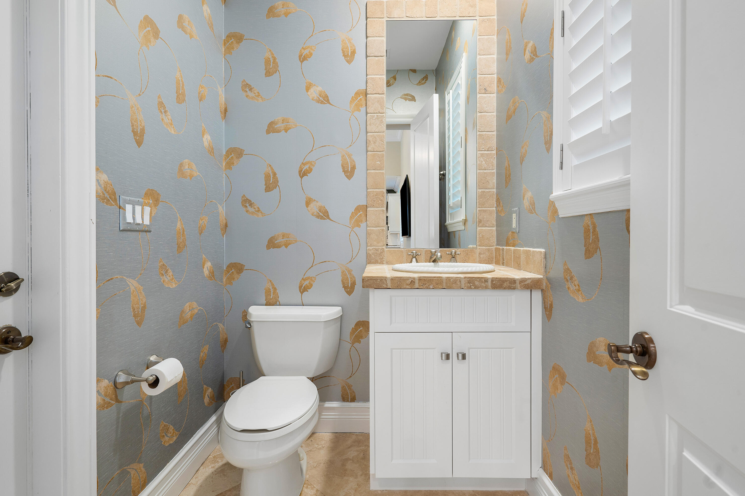 ROYAL PALM YACHT & COUNTRY CLUB - Residential