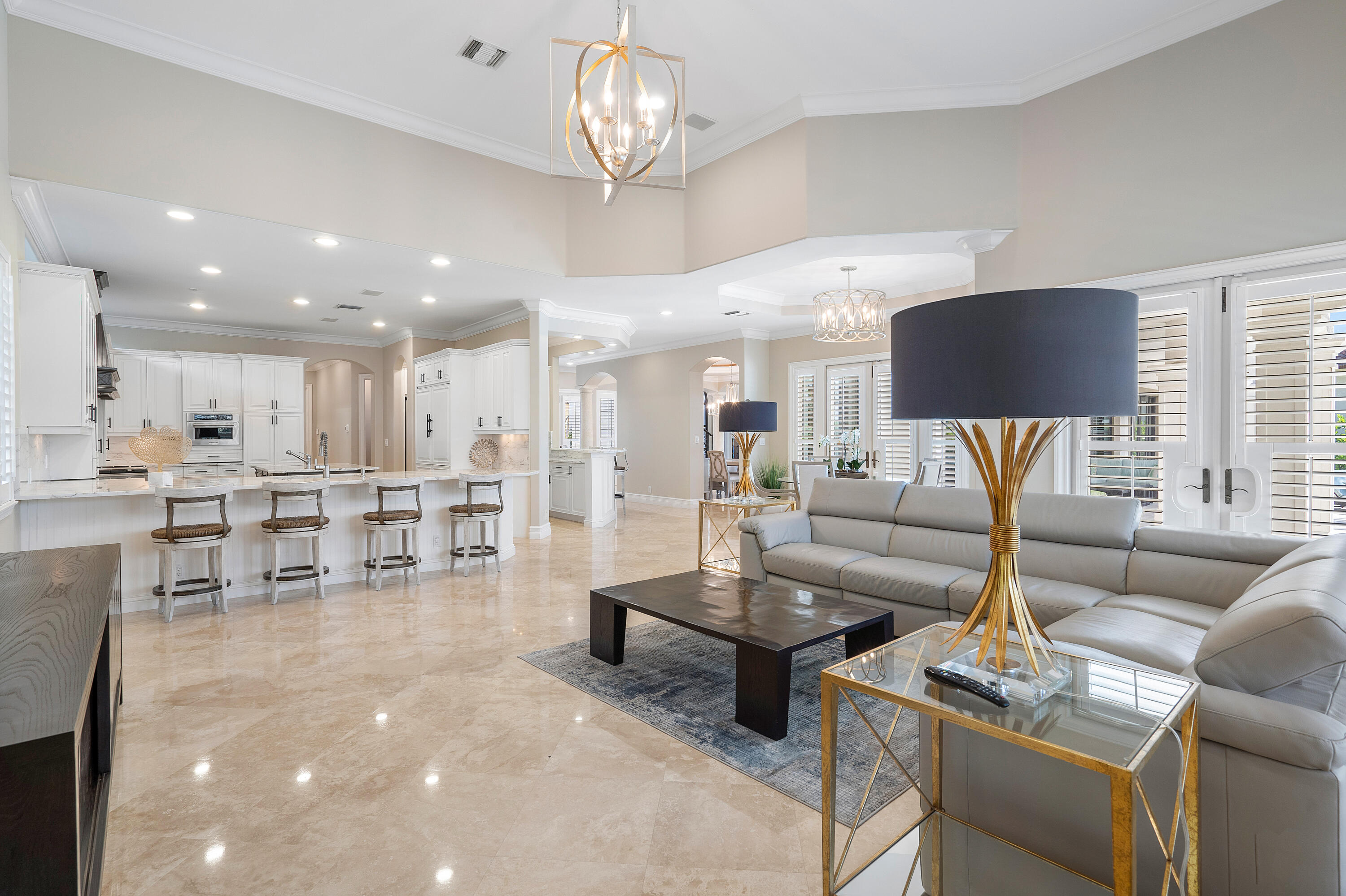 ROYAL PALM YACHT & COUNTRY CLUB - Residential
