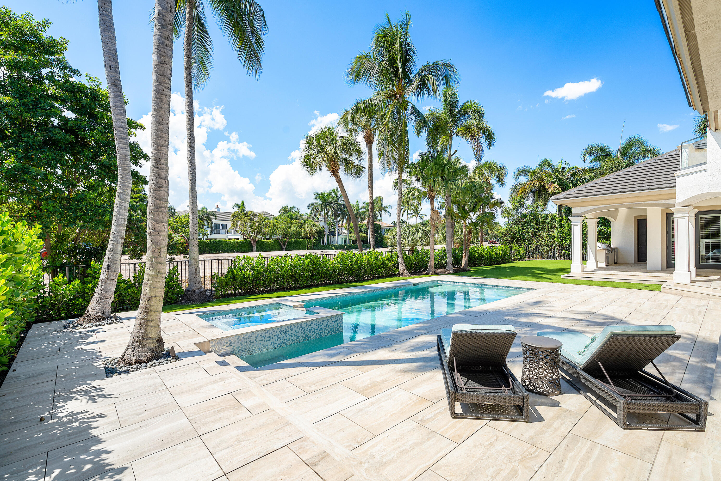 ROYAL PALM YACHT & COUNTRY CLUB - Residential