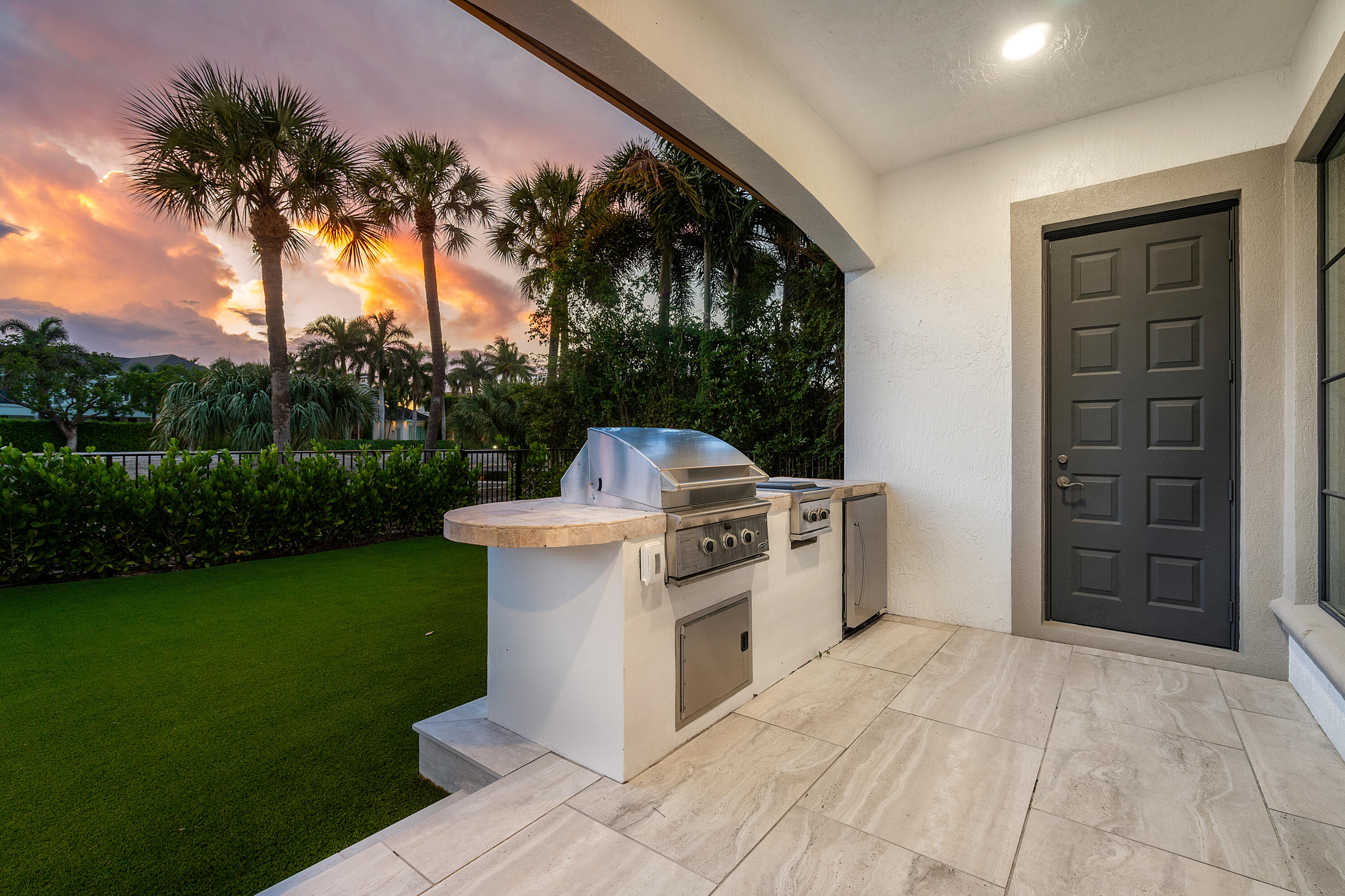ROYAL PALM YACHT & COUNTRY CLUB - Residential