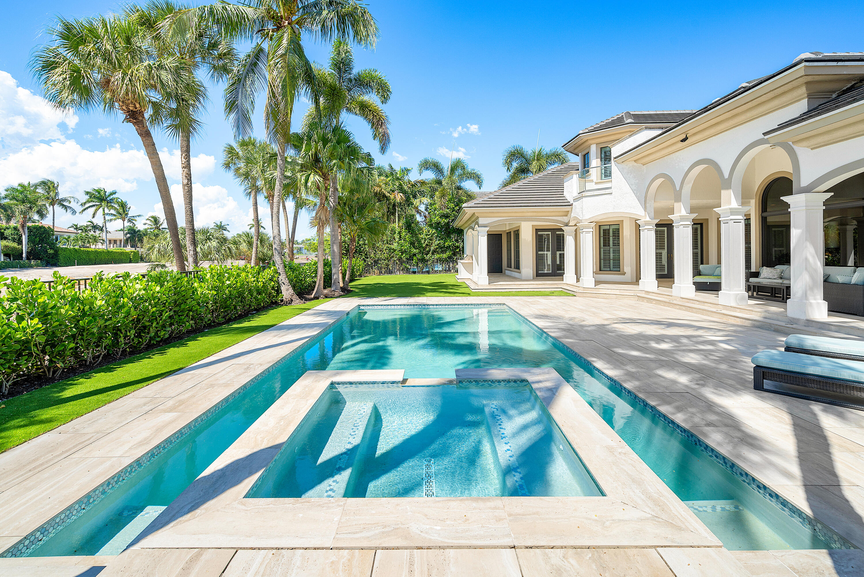 ROYAL PALM YACHT & COUNTRY CLUB - Residential