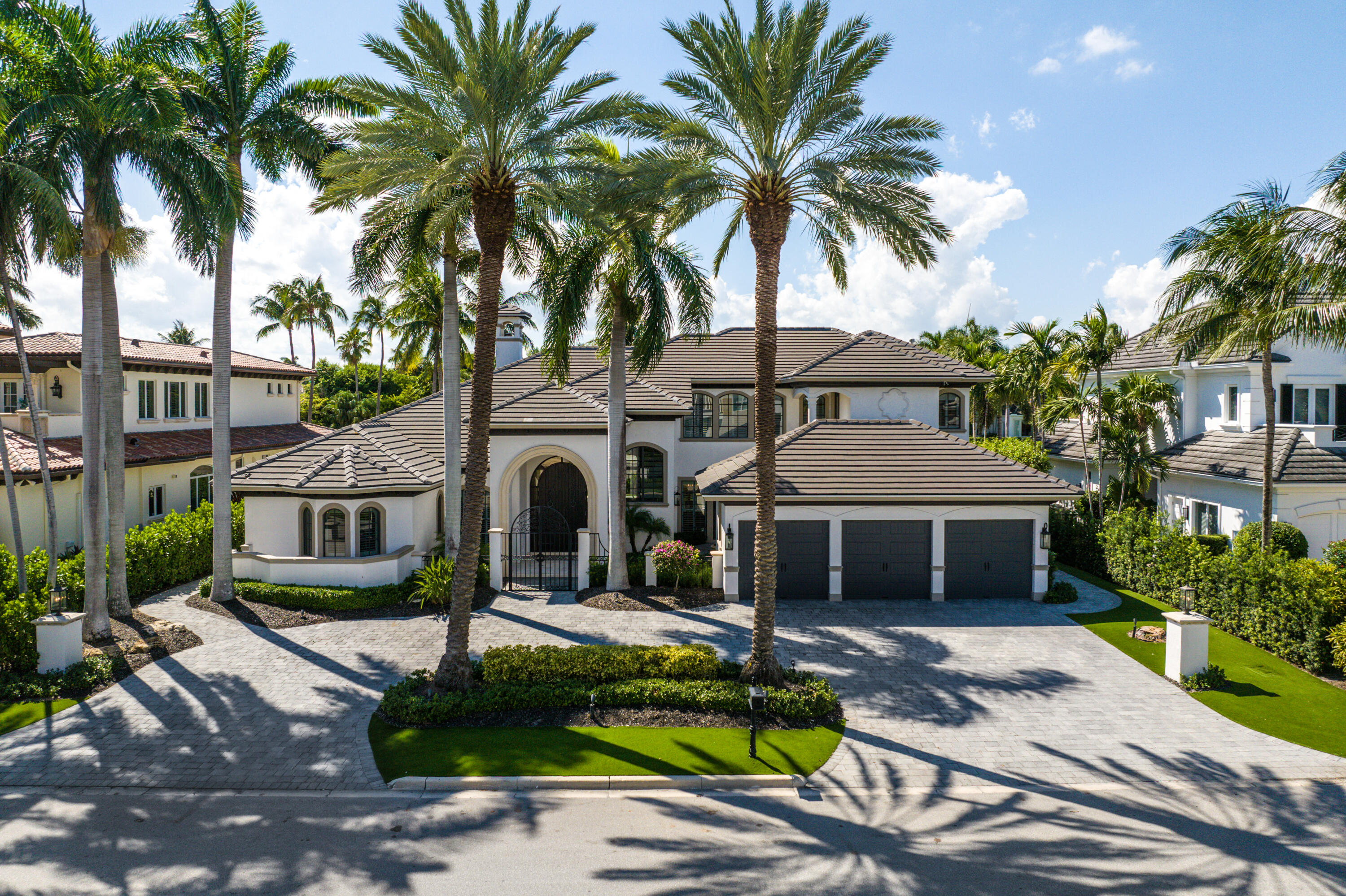 ROYAL PALM YACHT & COUNTRY CLUB - Residential