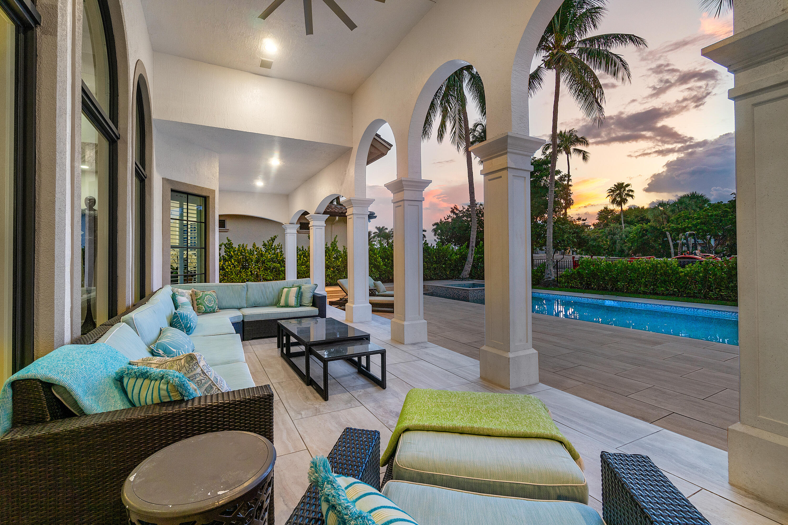 ROYAL PALM YACHT & COUNTRY CLUB - Residential