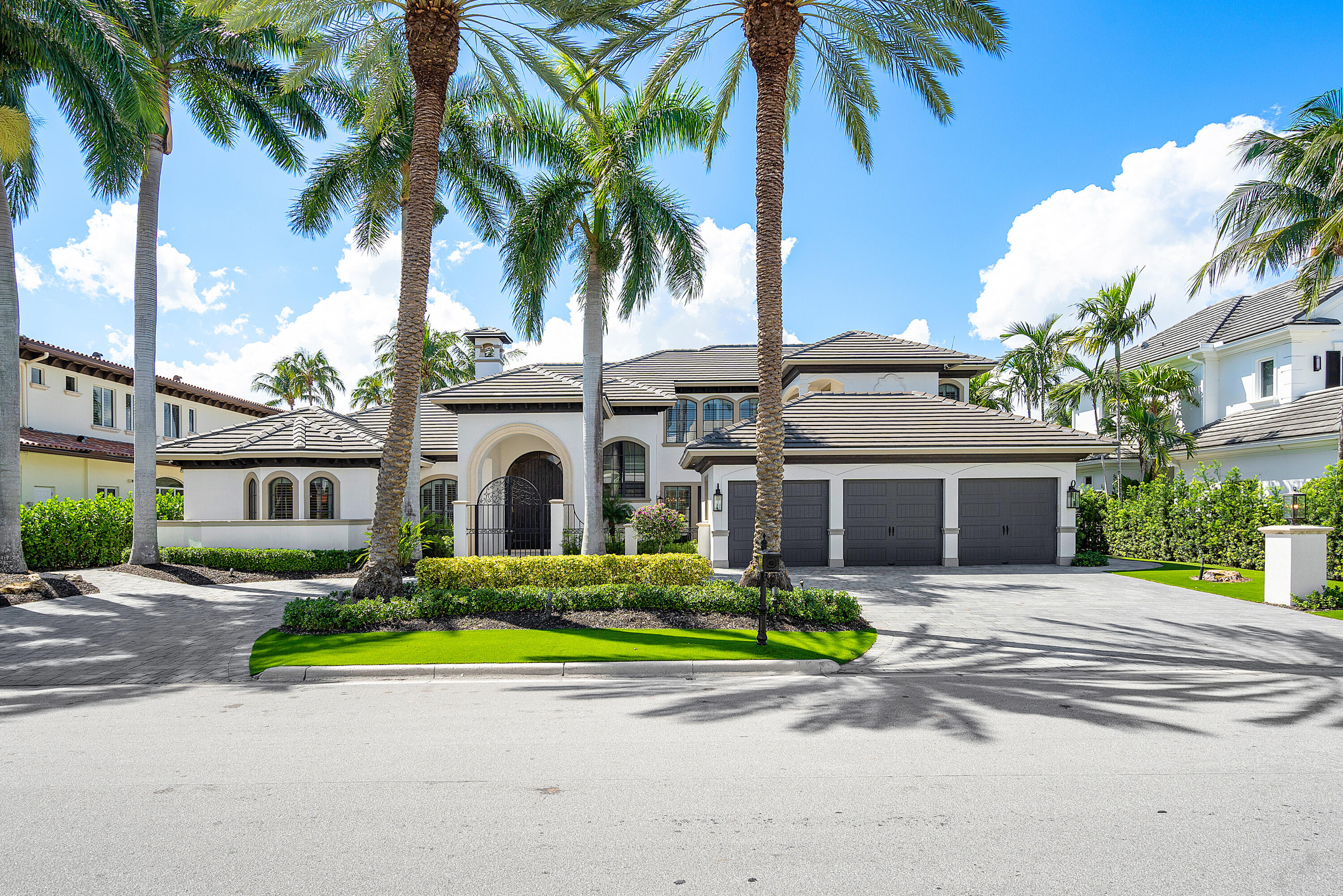 ROYAL PALM YACHT & COUNTRY CLUB - Residential