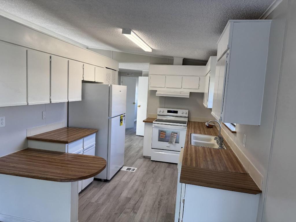 Spanish Lakes Country Club Village - Residential
