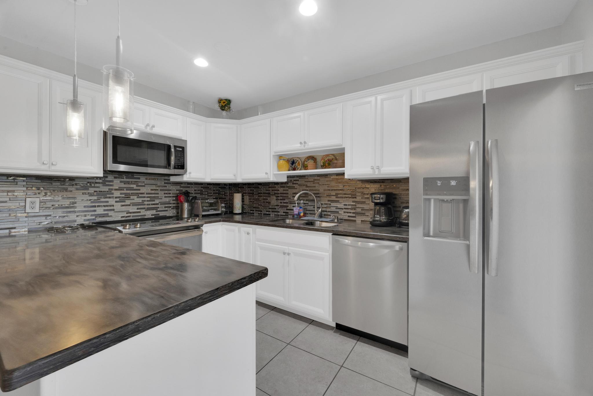 CAMELOT GARDENS PHASES 1 THRU 11 - Residential Lease