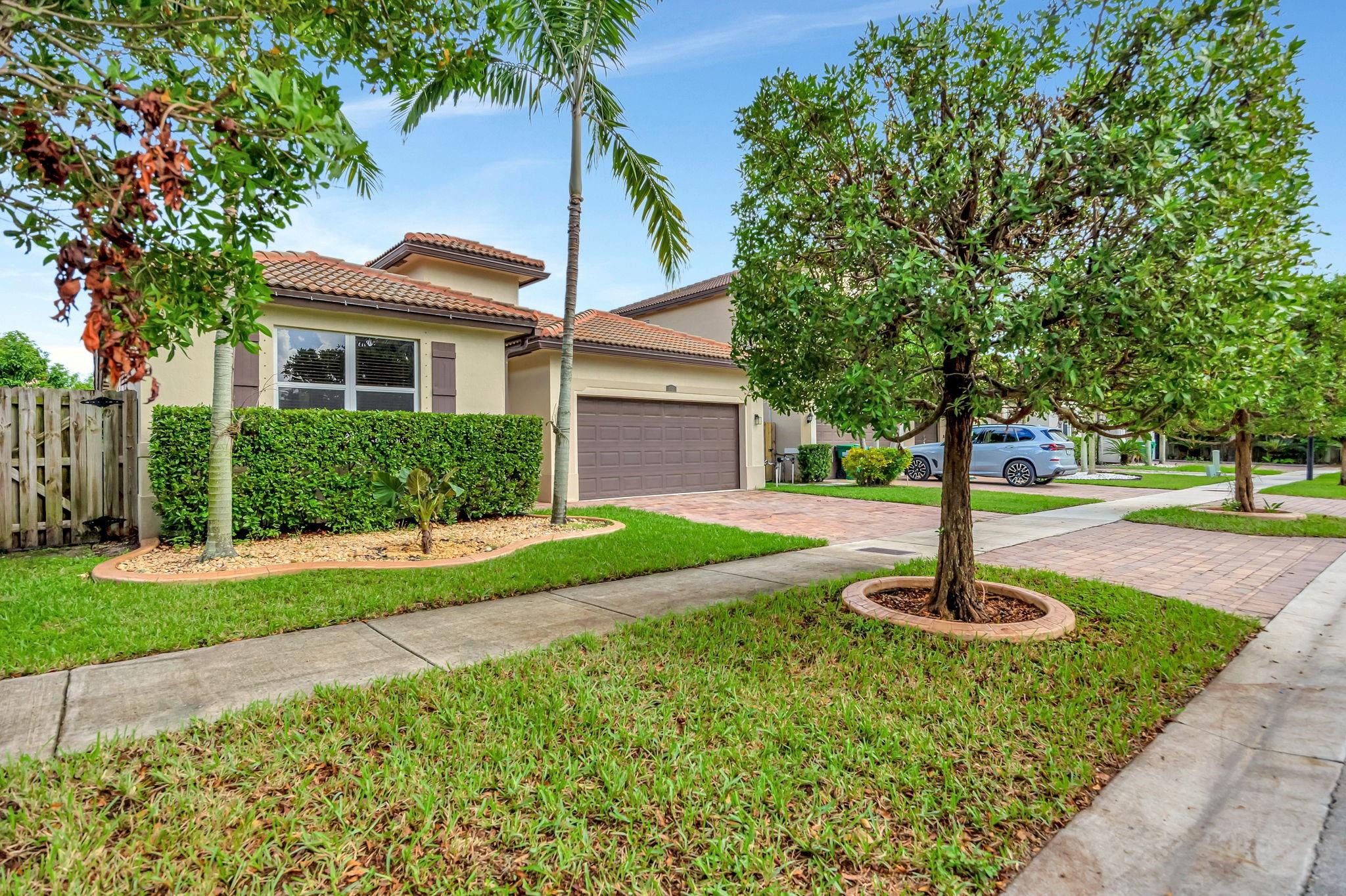 HEMINGWAY POINT - Residential