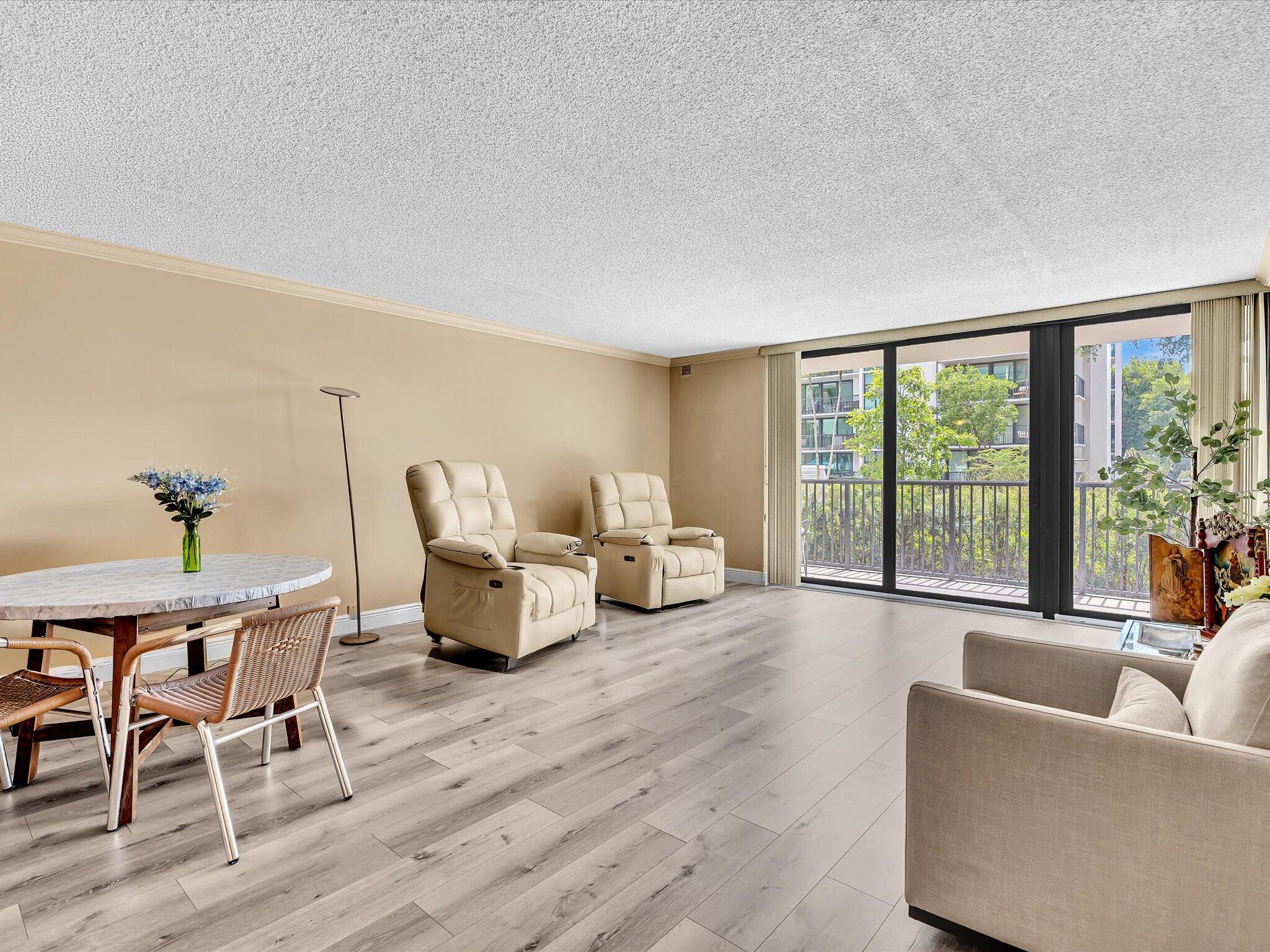 RIVER REACH CONDOMINIUM VI - Residential