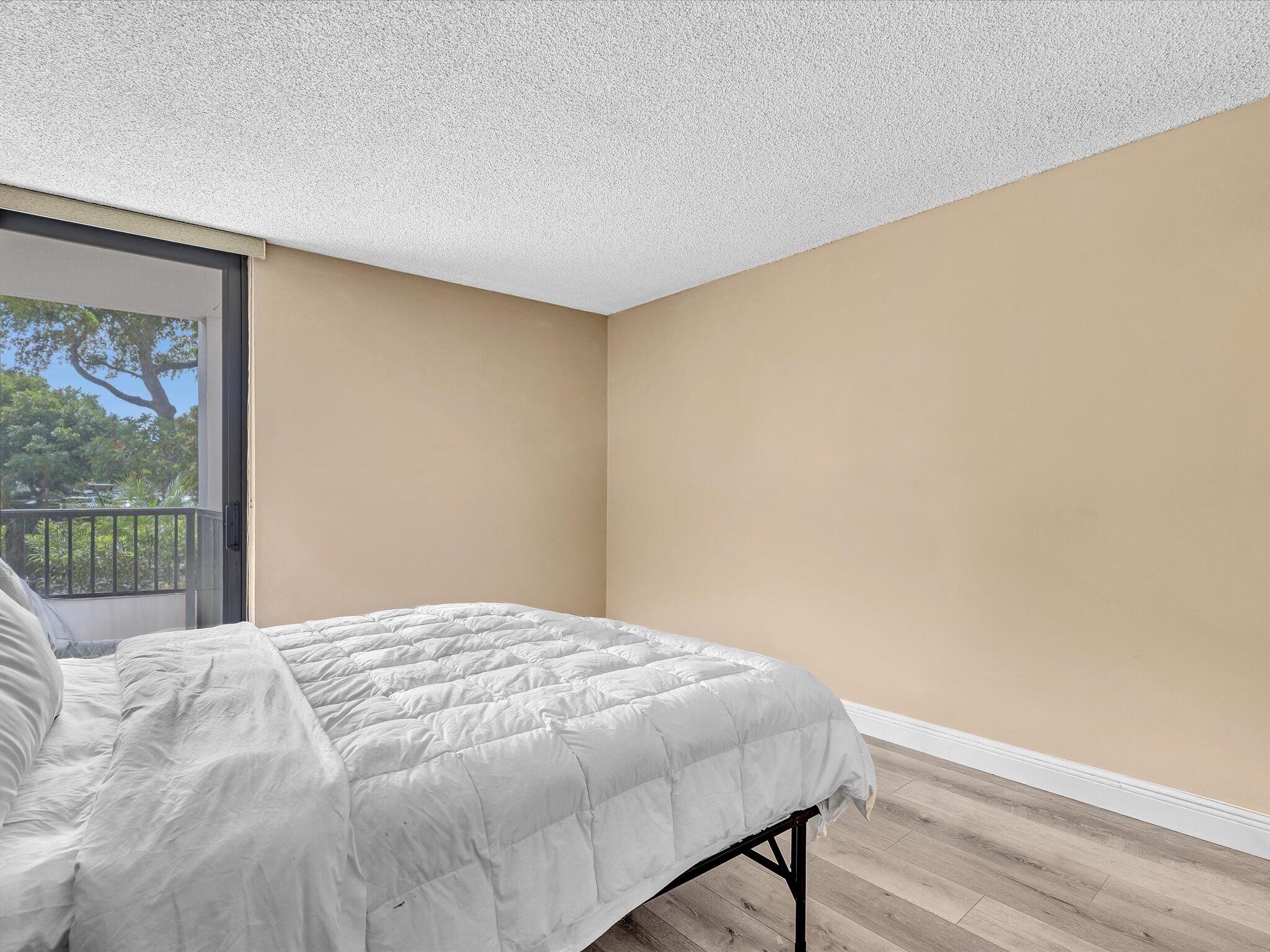 RIVER REACH CONDOMINIUM VI - Residential