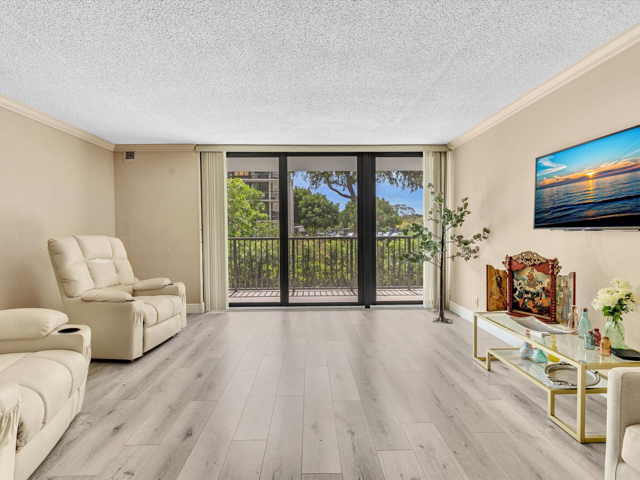 RIVER REACH CONDOMINIUM VI - Residential