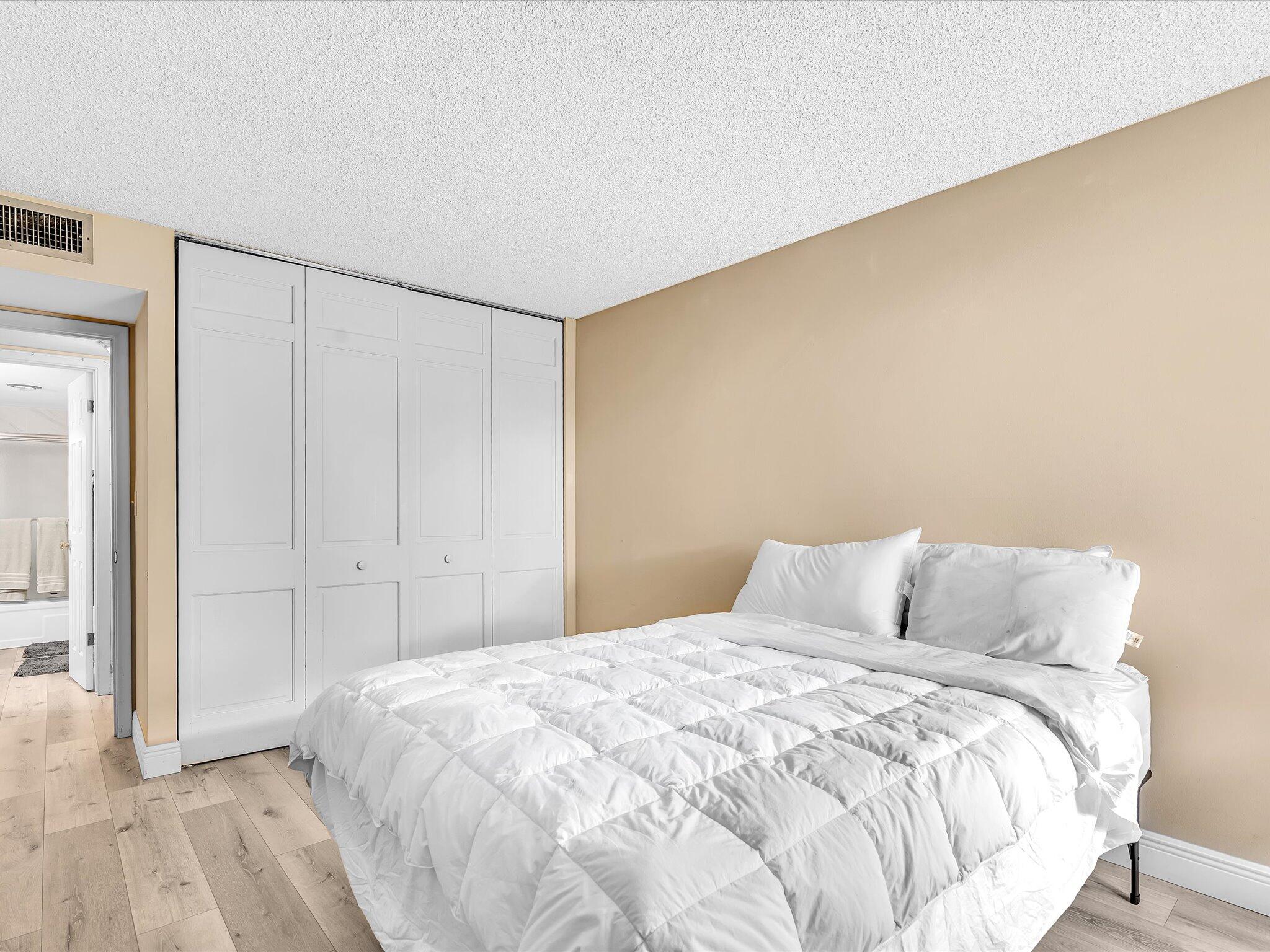 RIVER REACH CONDOMINIUM VI - Residential