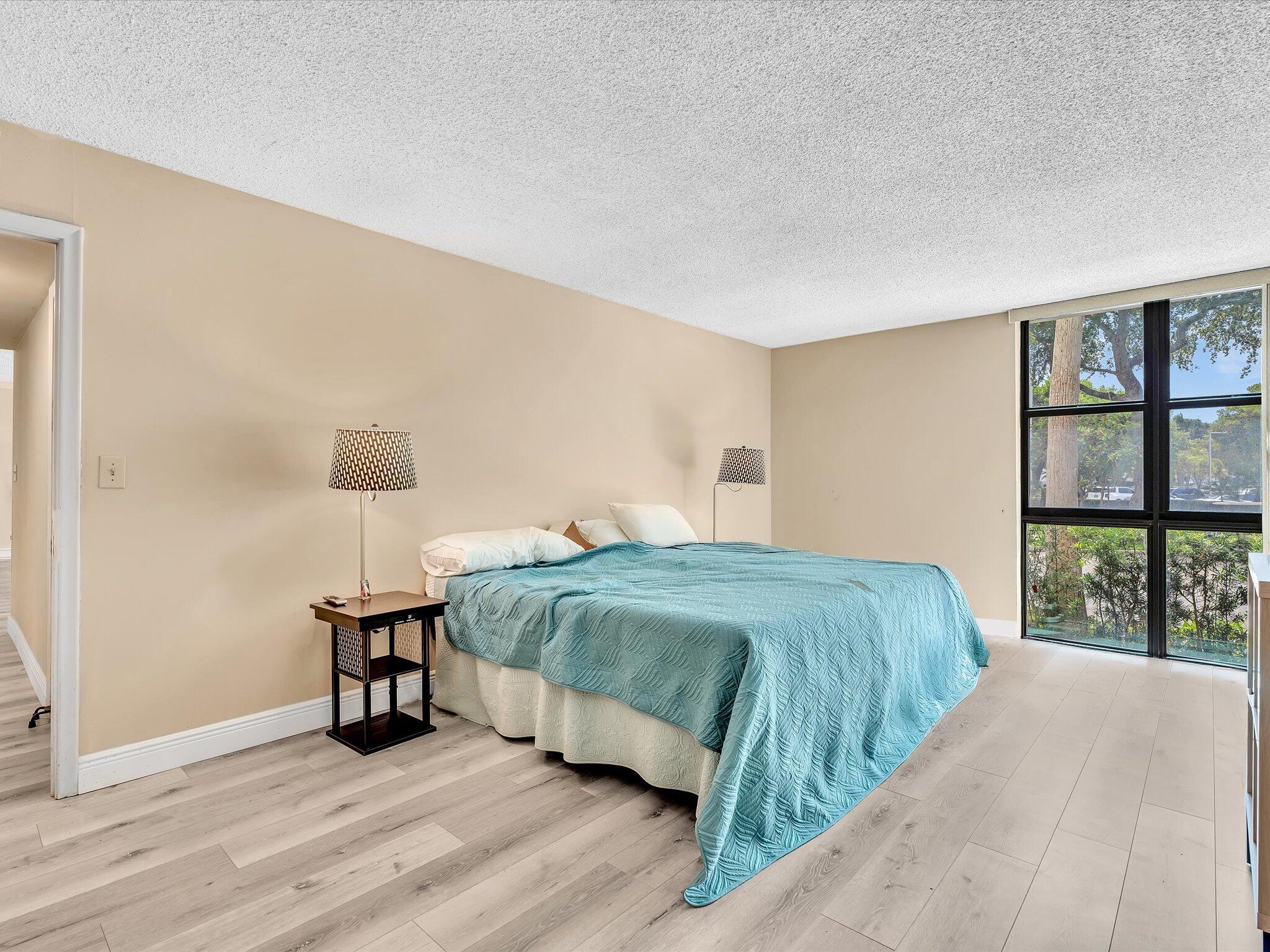 RIVER REACH CONDOMINIUM VI - Residential