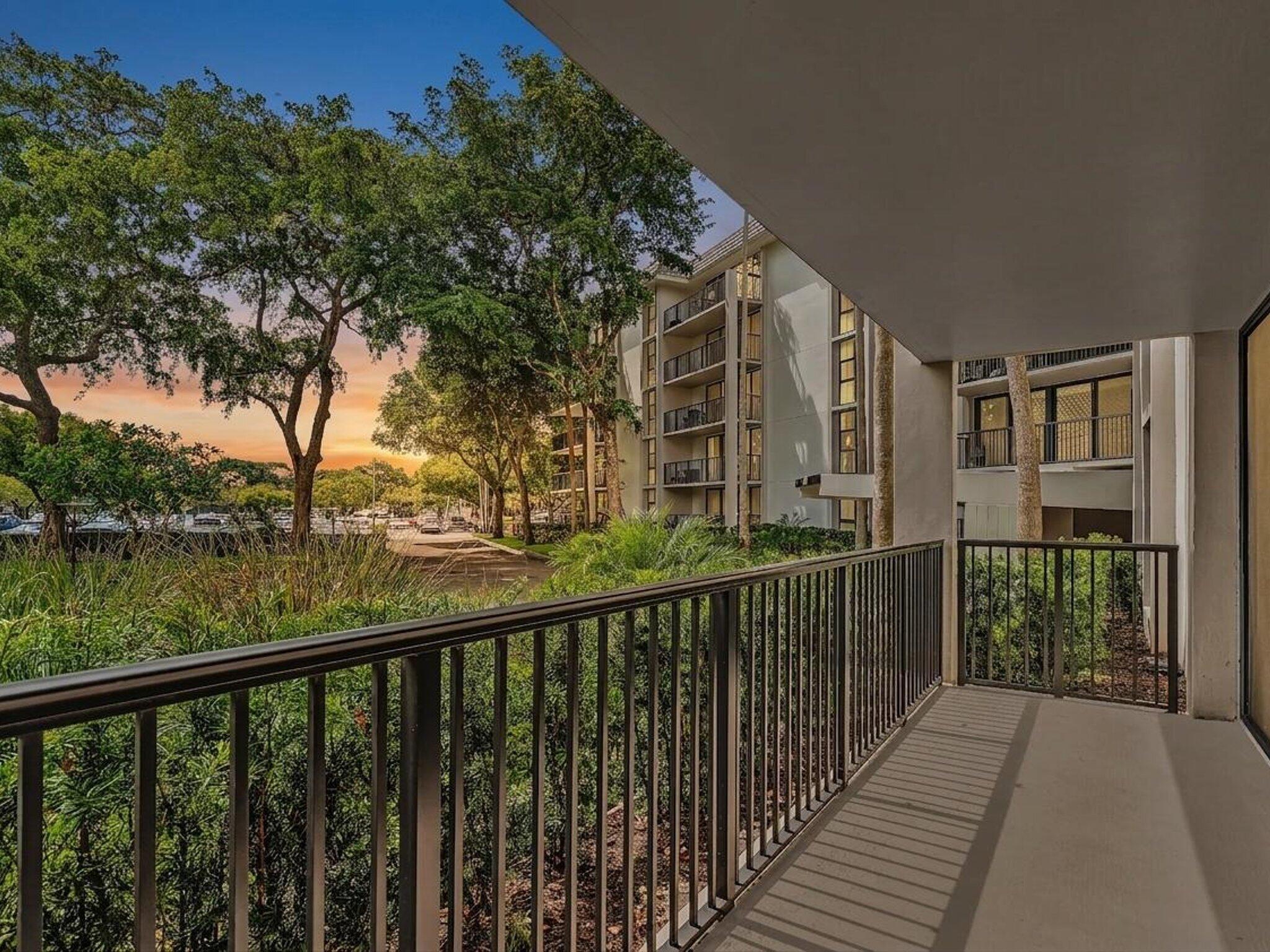 RIVER REACH CONDOMINIUM VI - Residential