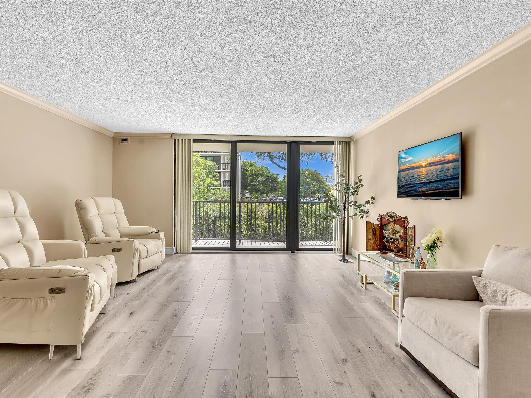 RIVER REACH CONDOMINIUM VI - Residential