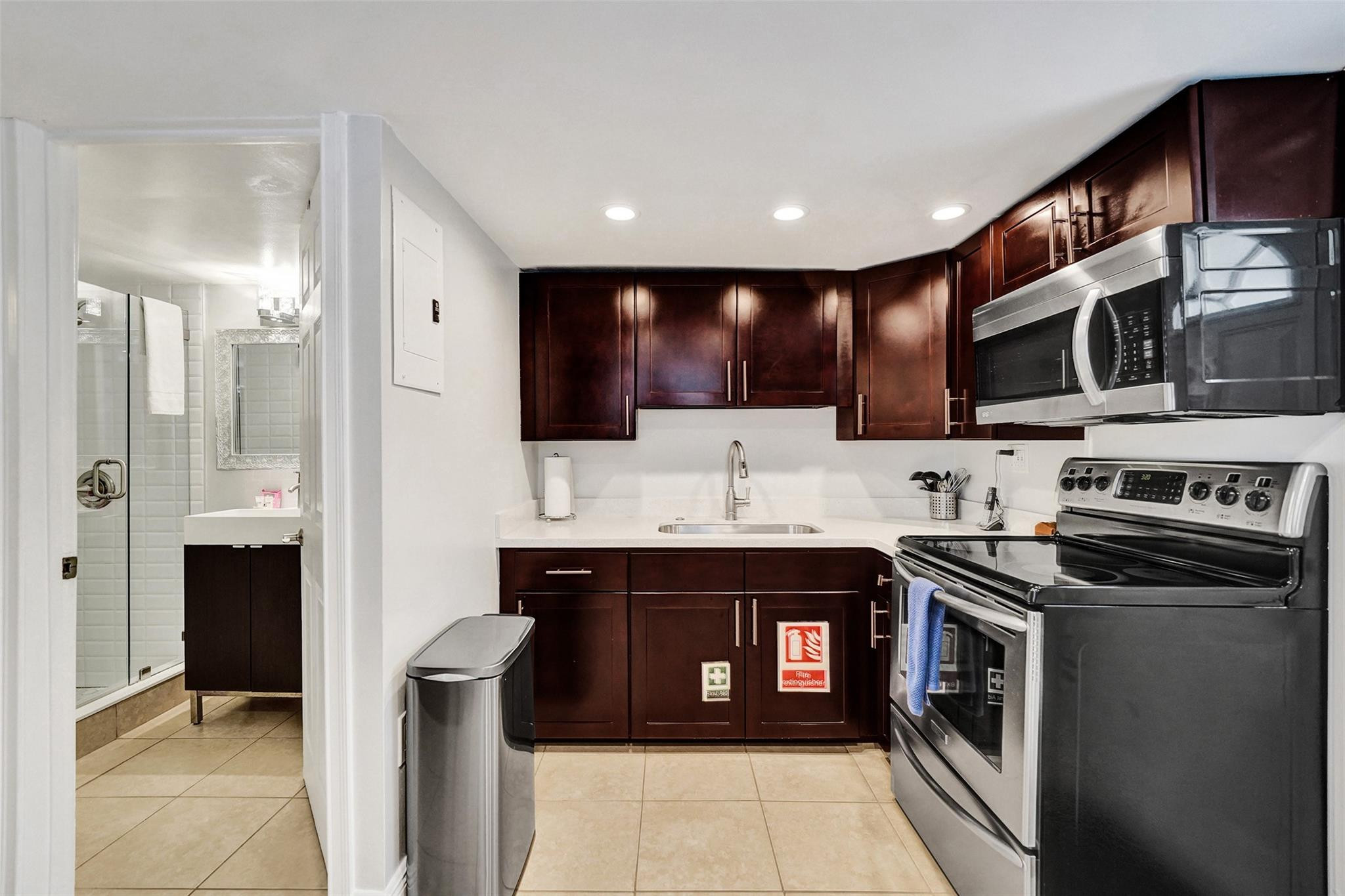 LAKE RIDGE - Residential