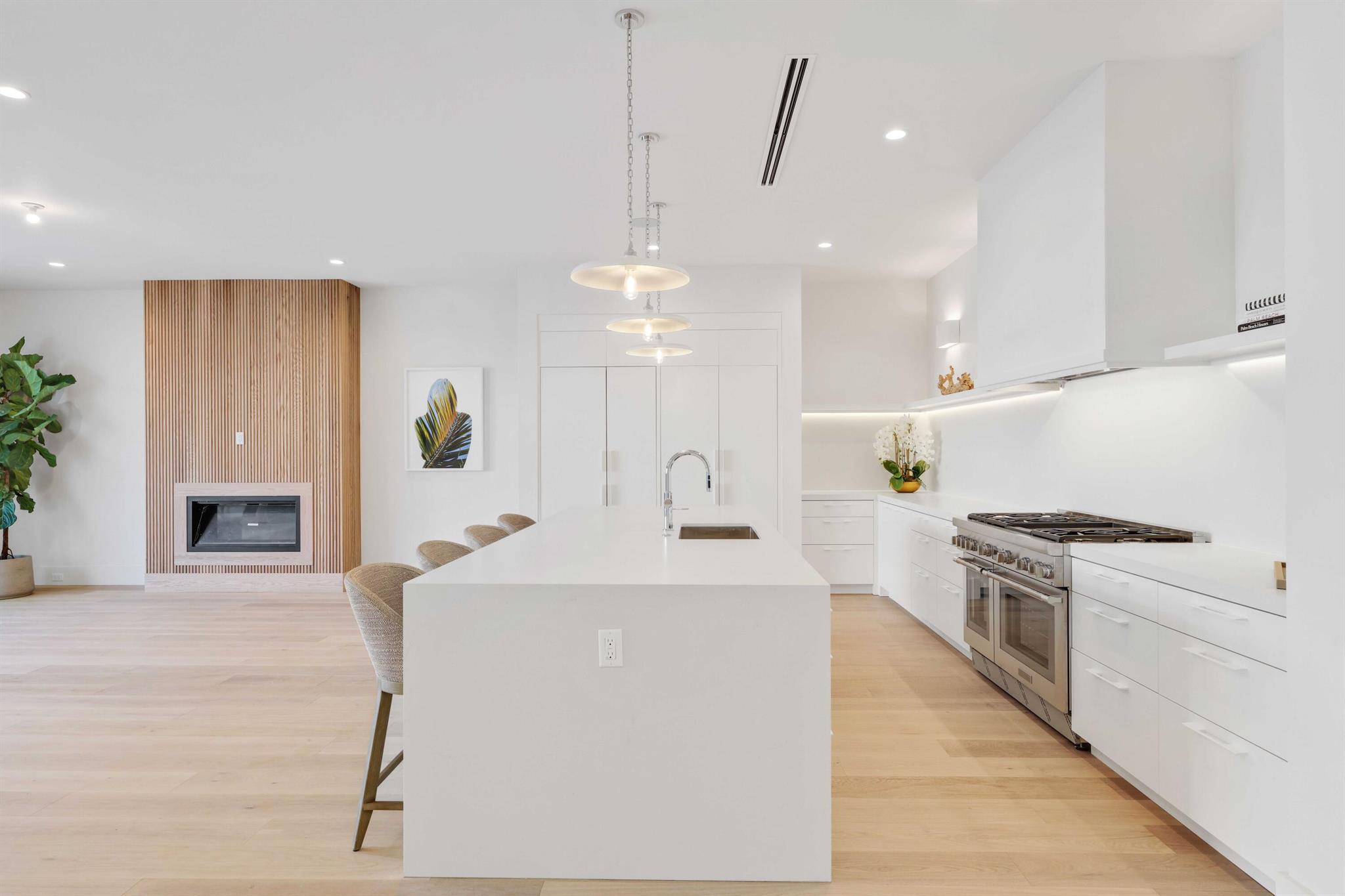 EDGEWATER - Residential