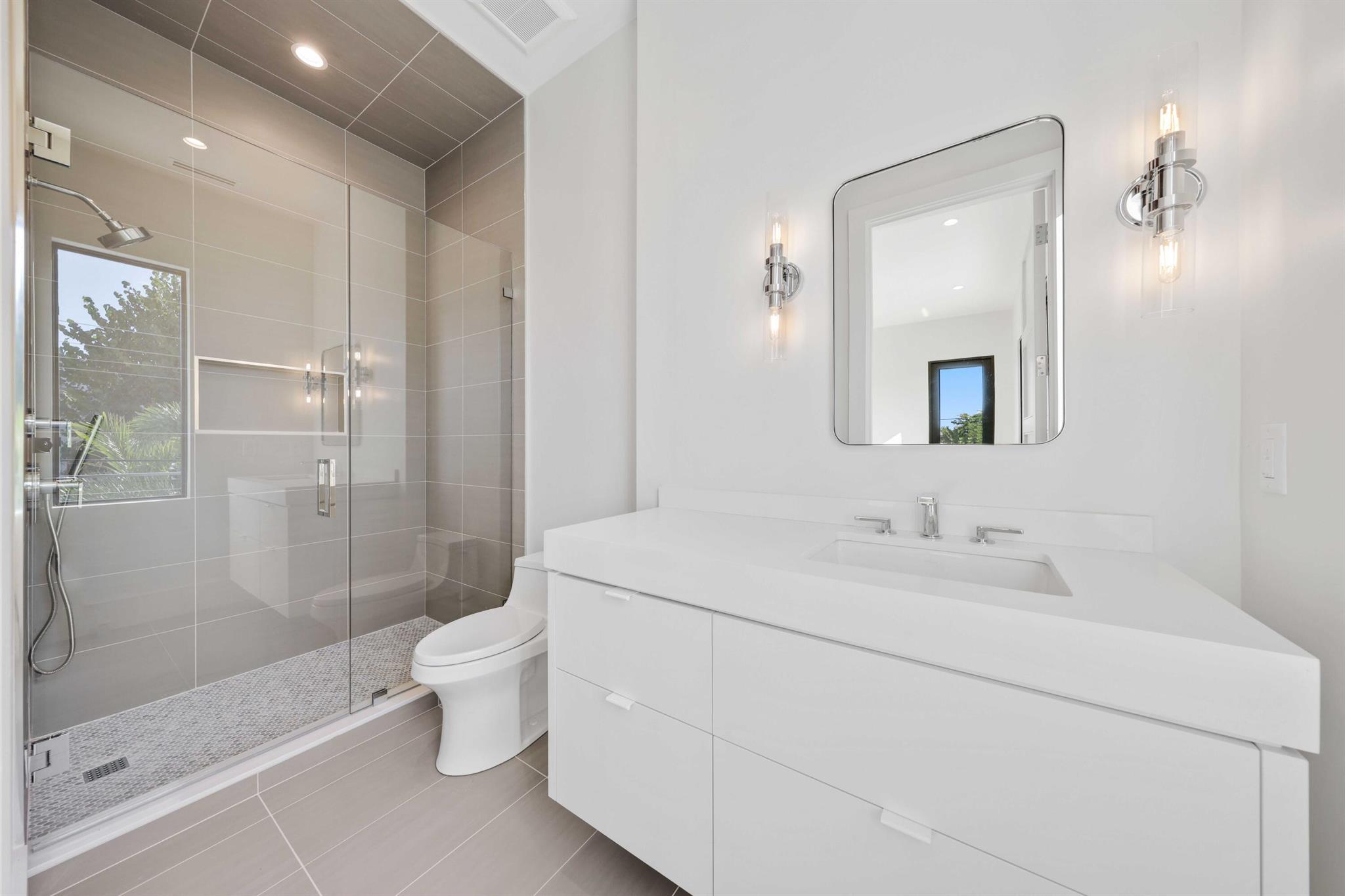 EDGEWATER - Residential