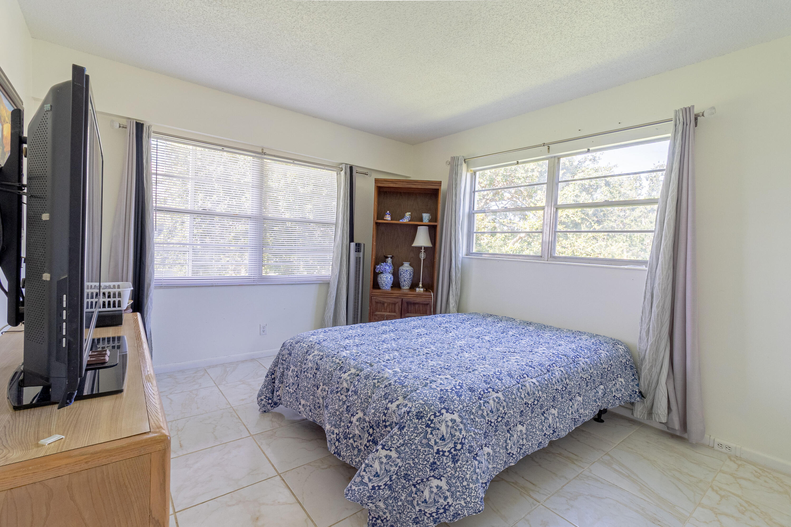 MANSFIELD AT CENTURY VILLAGE CONDO - Residential Lease