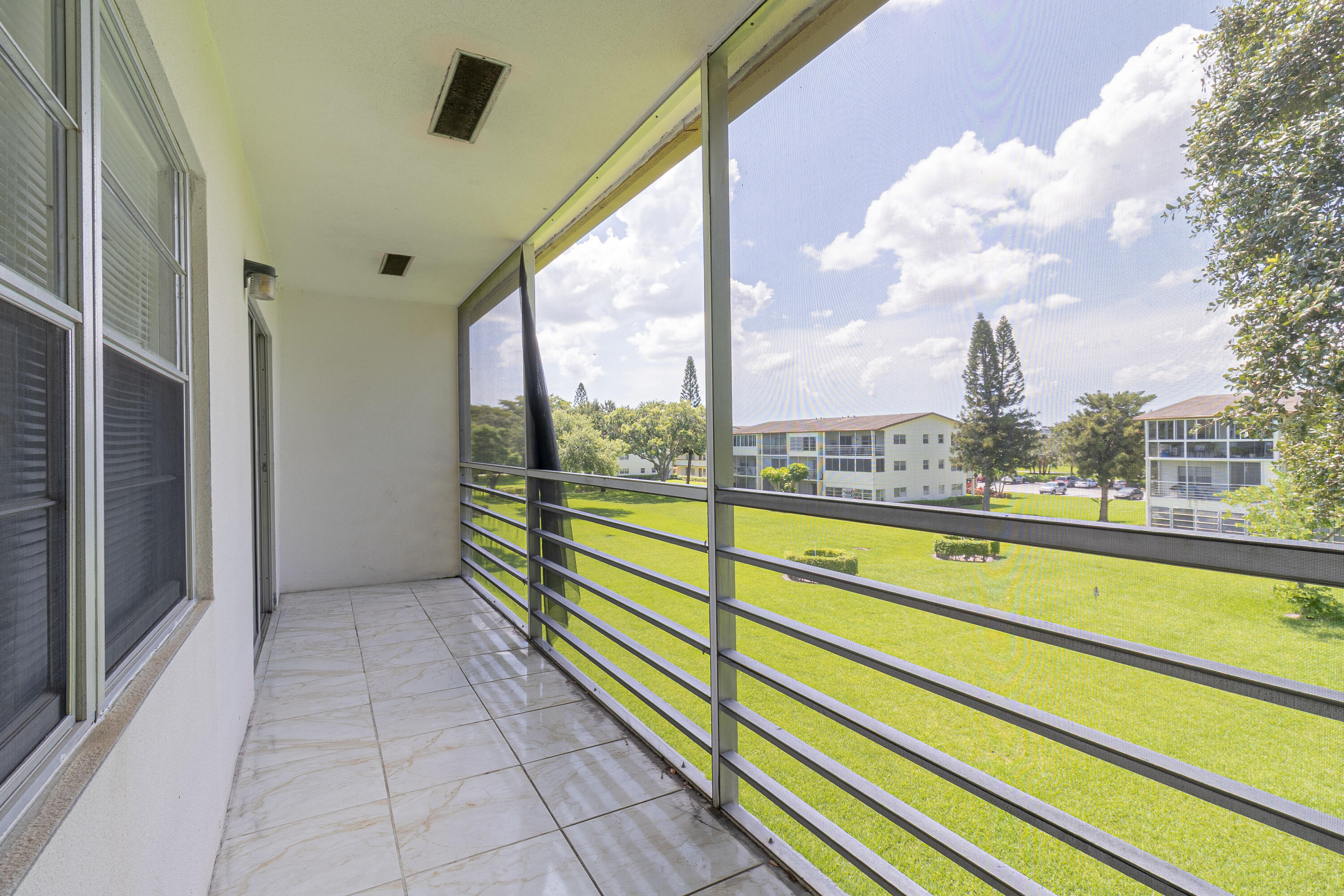 MANSFIELD AT CENTURY VILLAGE CONDO - Residential Lease