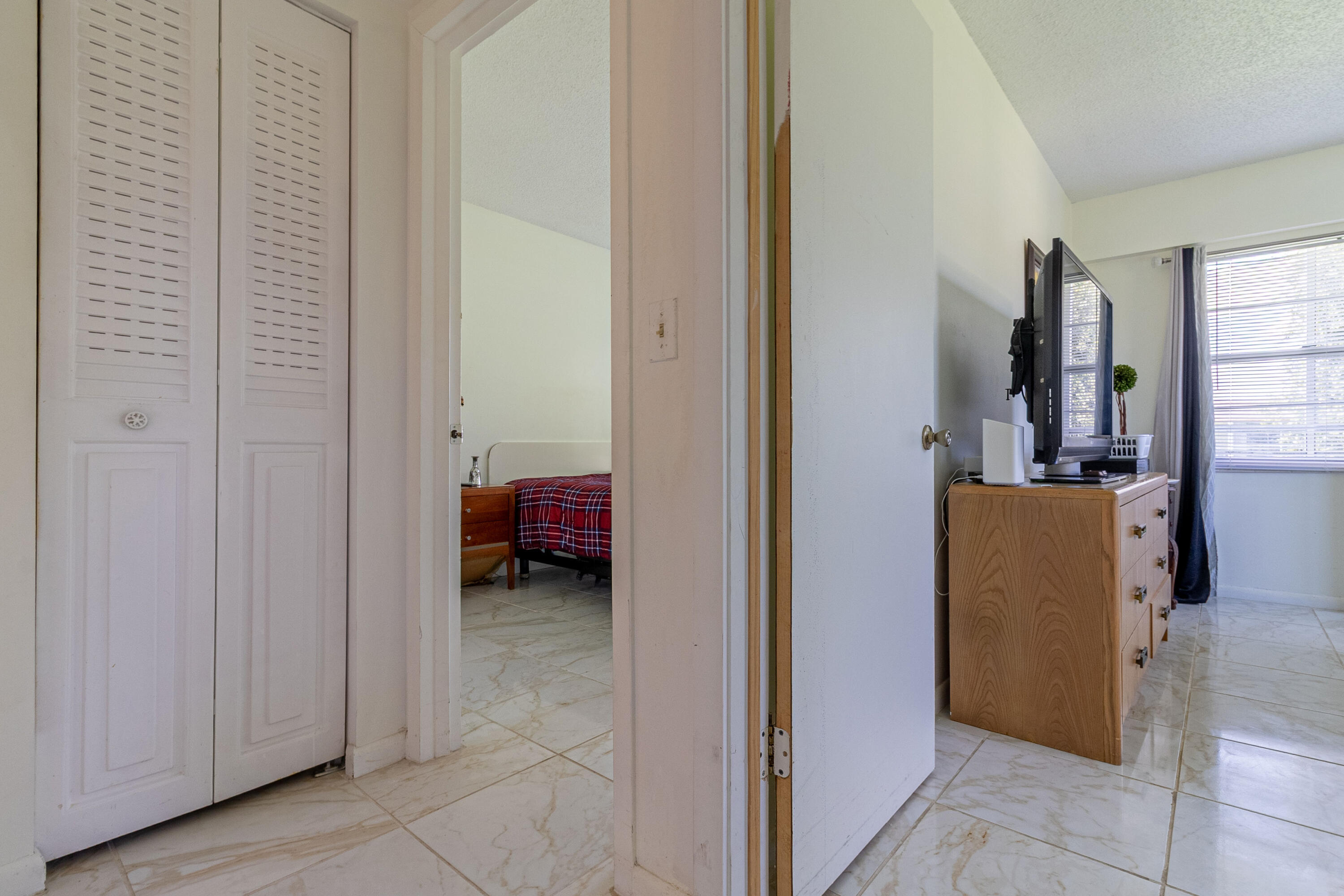 MANSFIELD AT CENTURY VILLAGE CONDO - Residential Lease