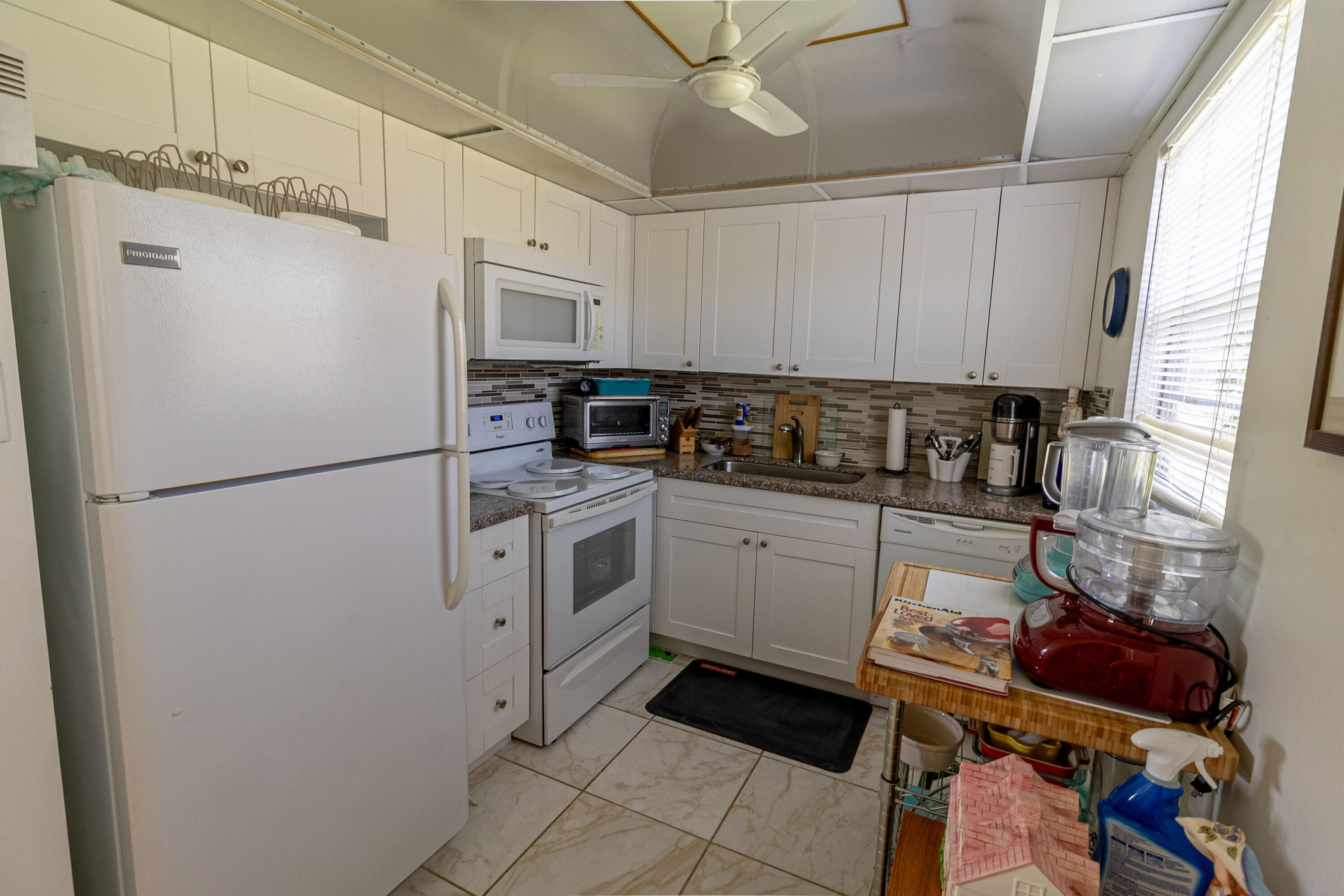 MANSFIELD AT CENTURY VILLAGE CONDO - Residential Lease