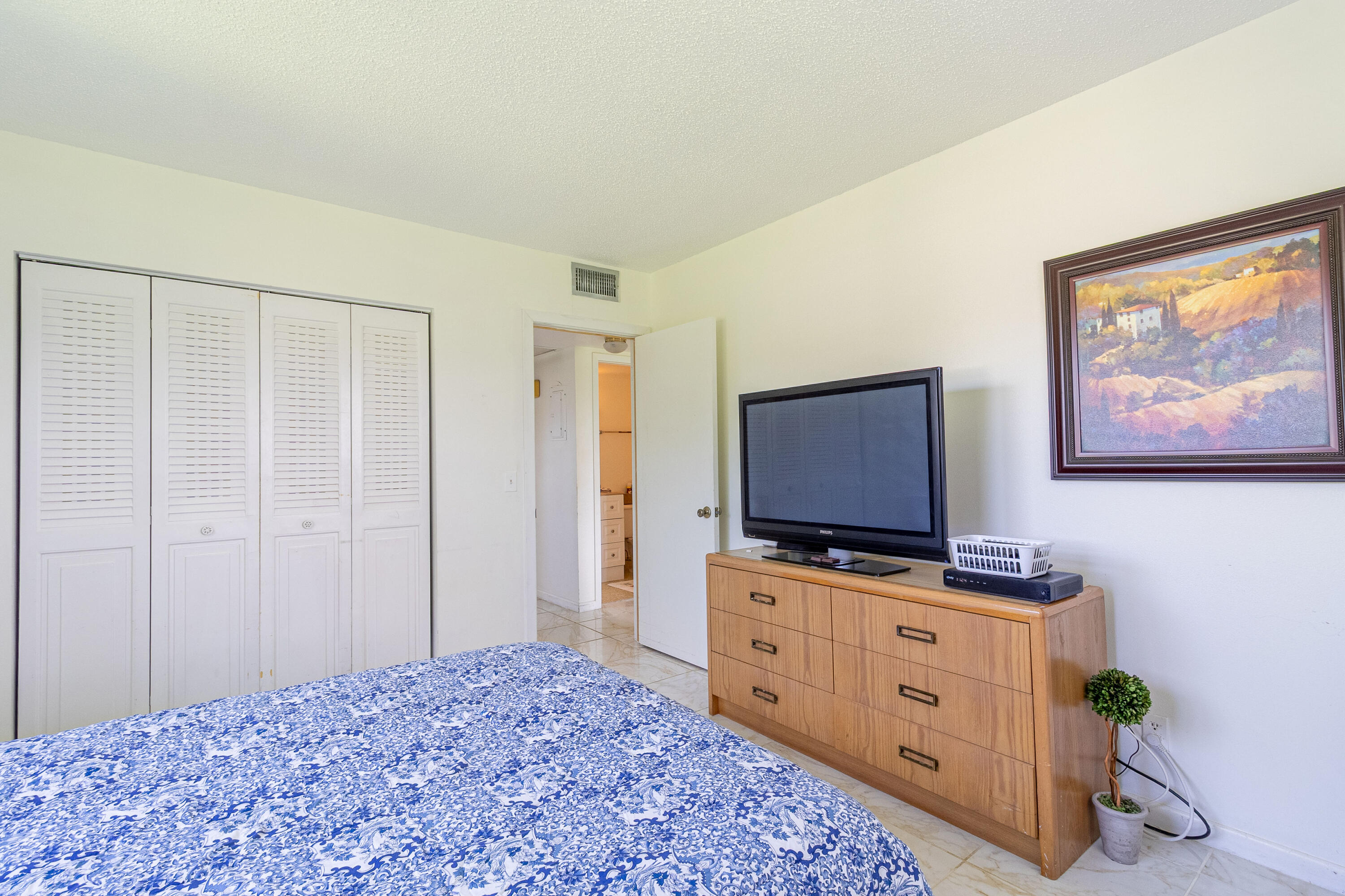 MANSFIELD AT CENTURY VILLAGE CONDO - Residential Lease