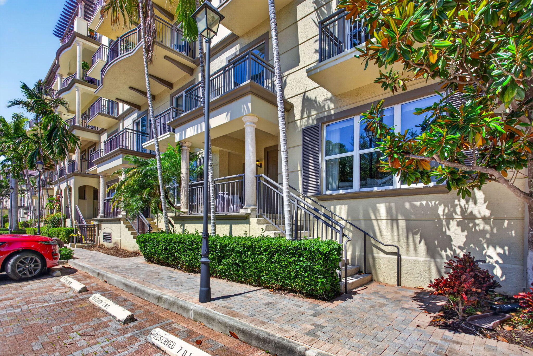 WILTON STATION RES CONDO - Residential