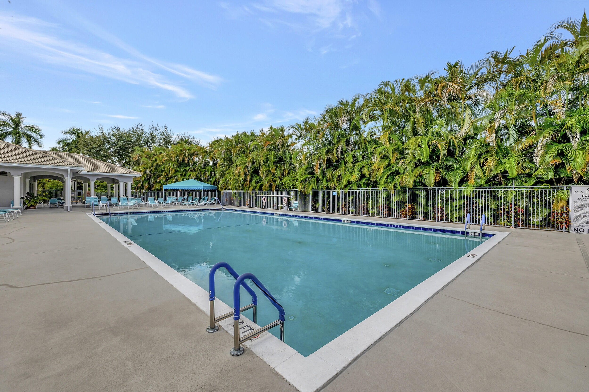 MAJESTIC ISLES - Residential