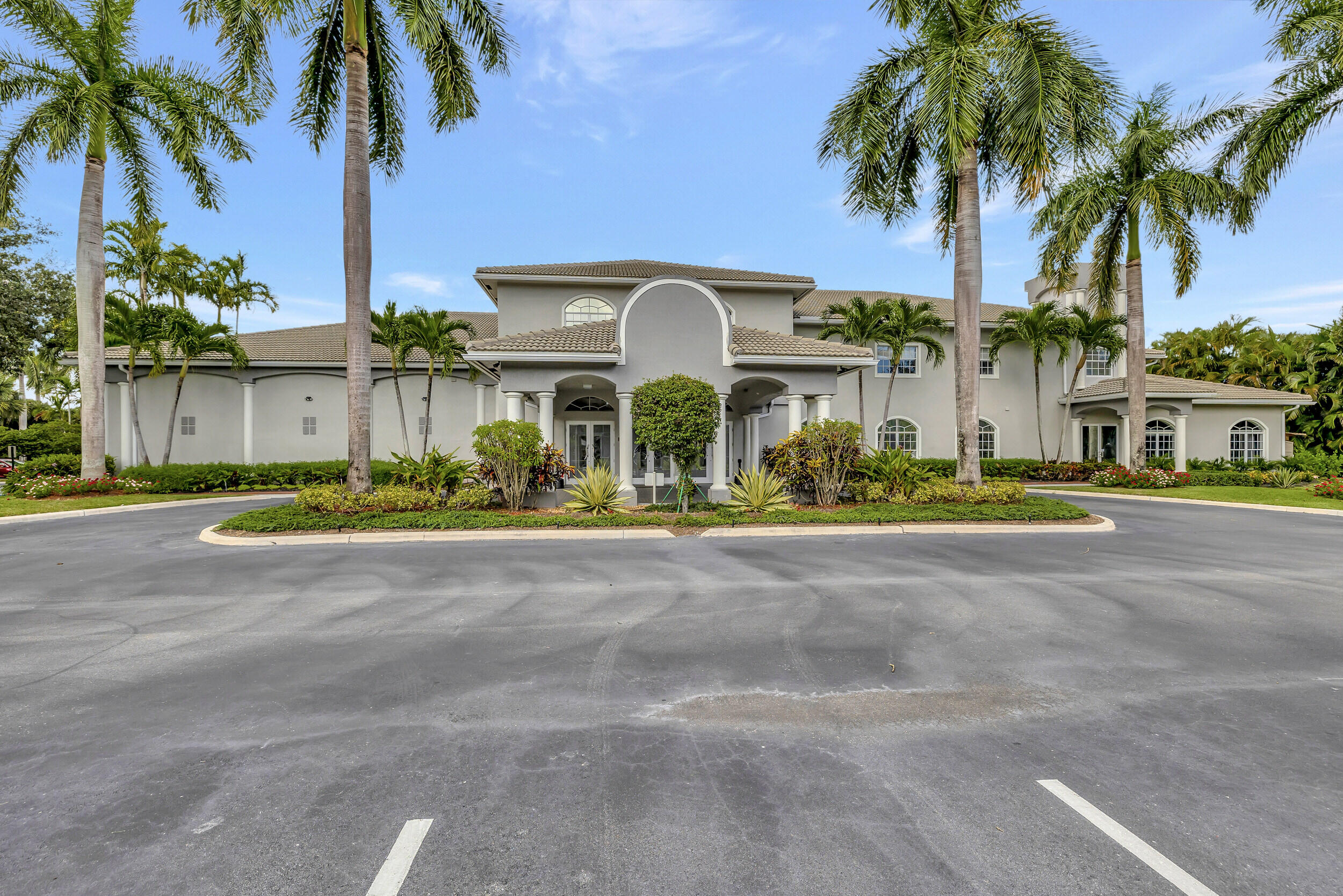 MAJESTIC ISLES - Residential