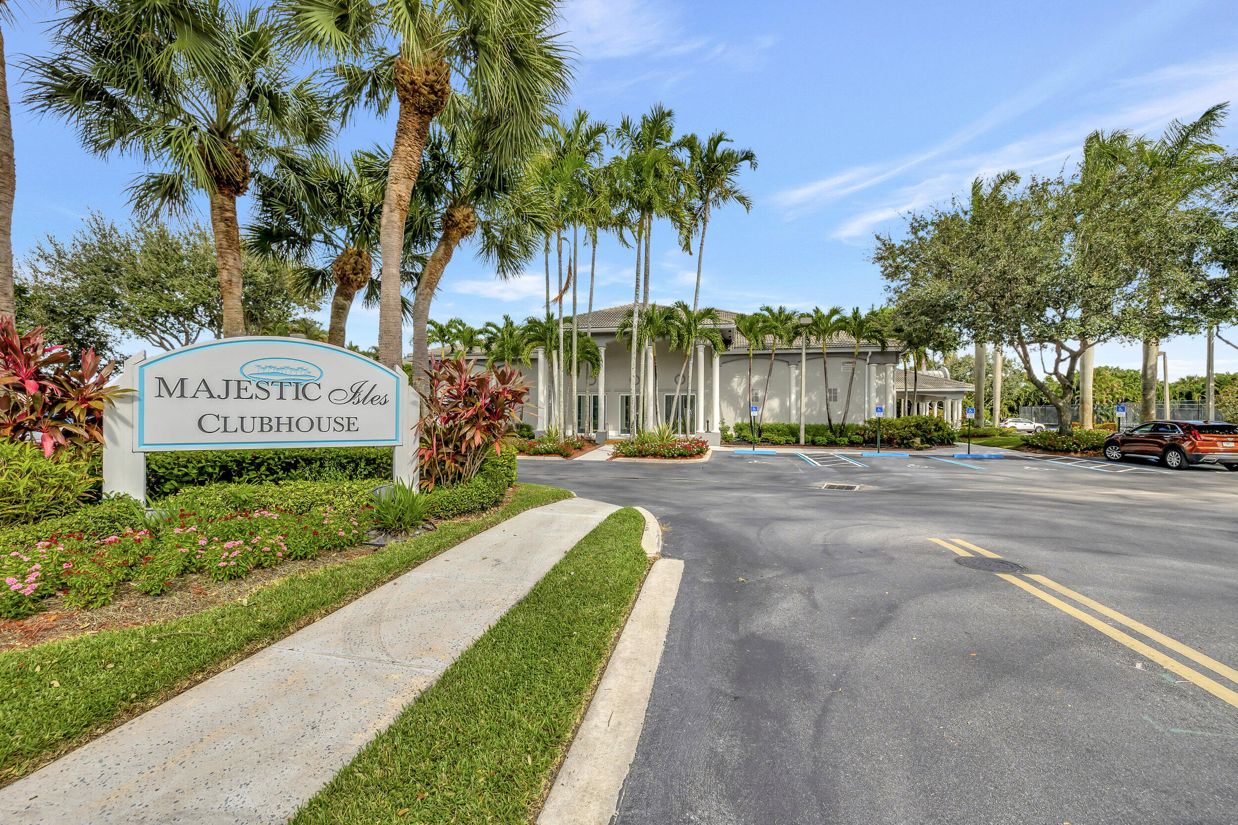 MAJESTIC ISLES - Residential