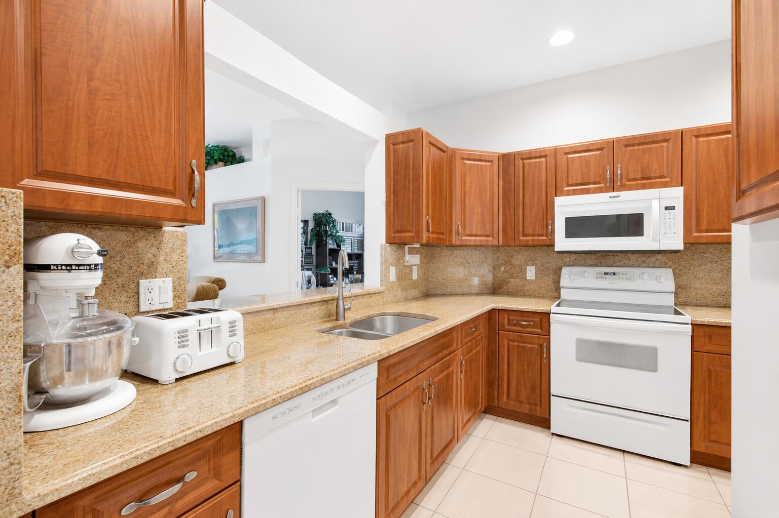 MAJESTIC ISLES - Residential