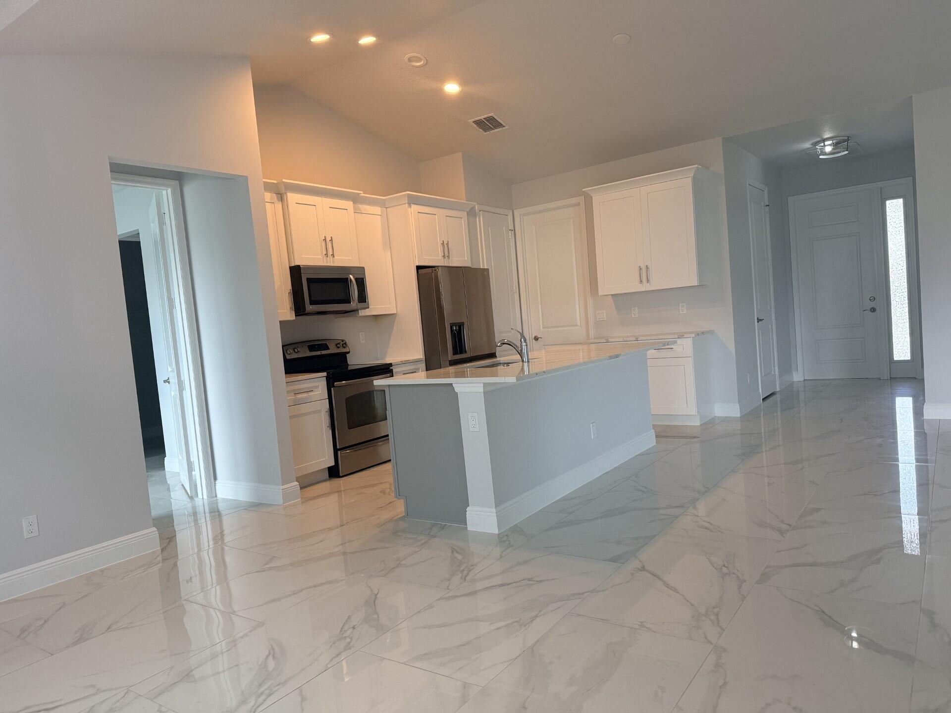 PORT ST LUCIE SECTION 44 - Residential Lease