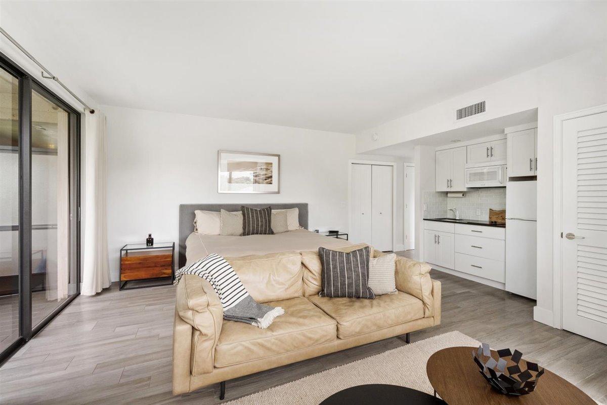 PEBBLEWOOD CONDO - Residential Lease