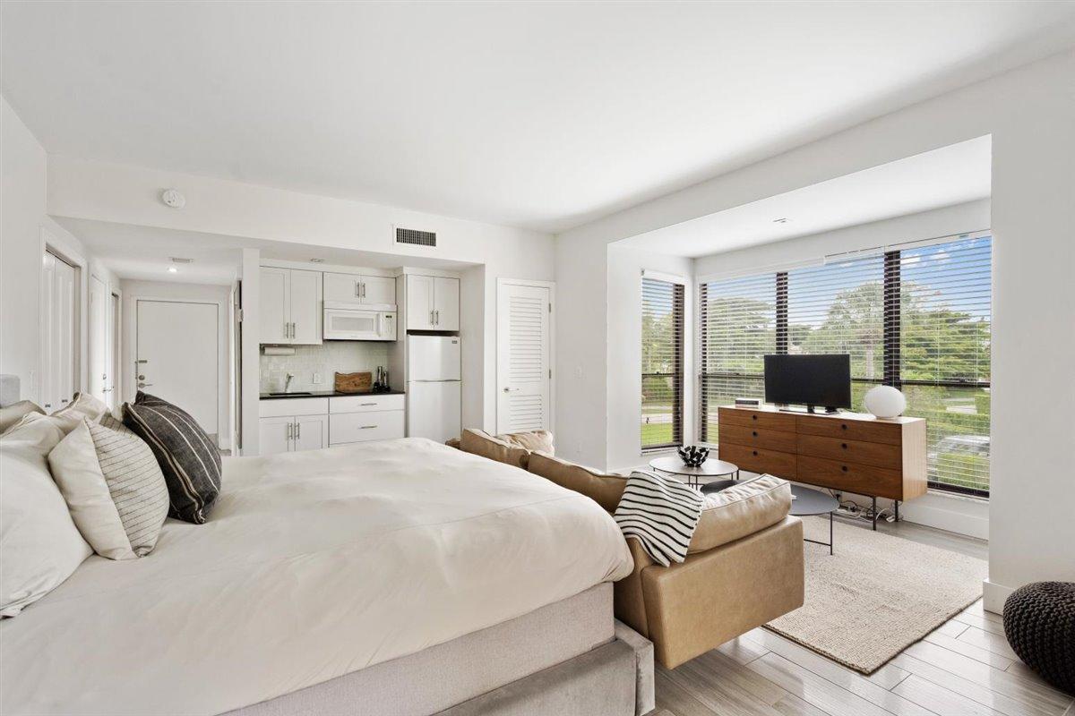 PEBBLEWOOD CONDO - Residential Lease