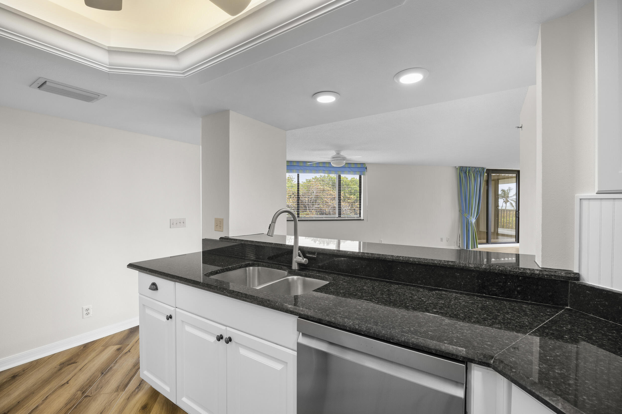 TIARA TOWERS CONDOMINIUM - Residential