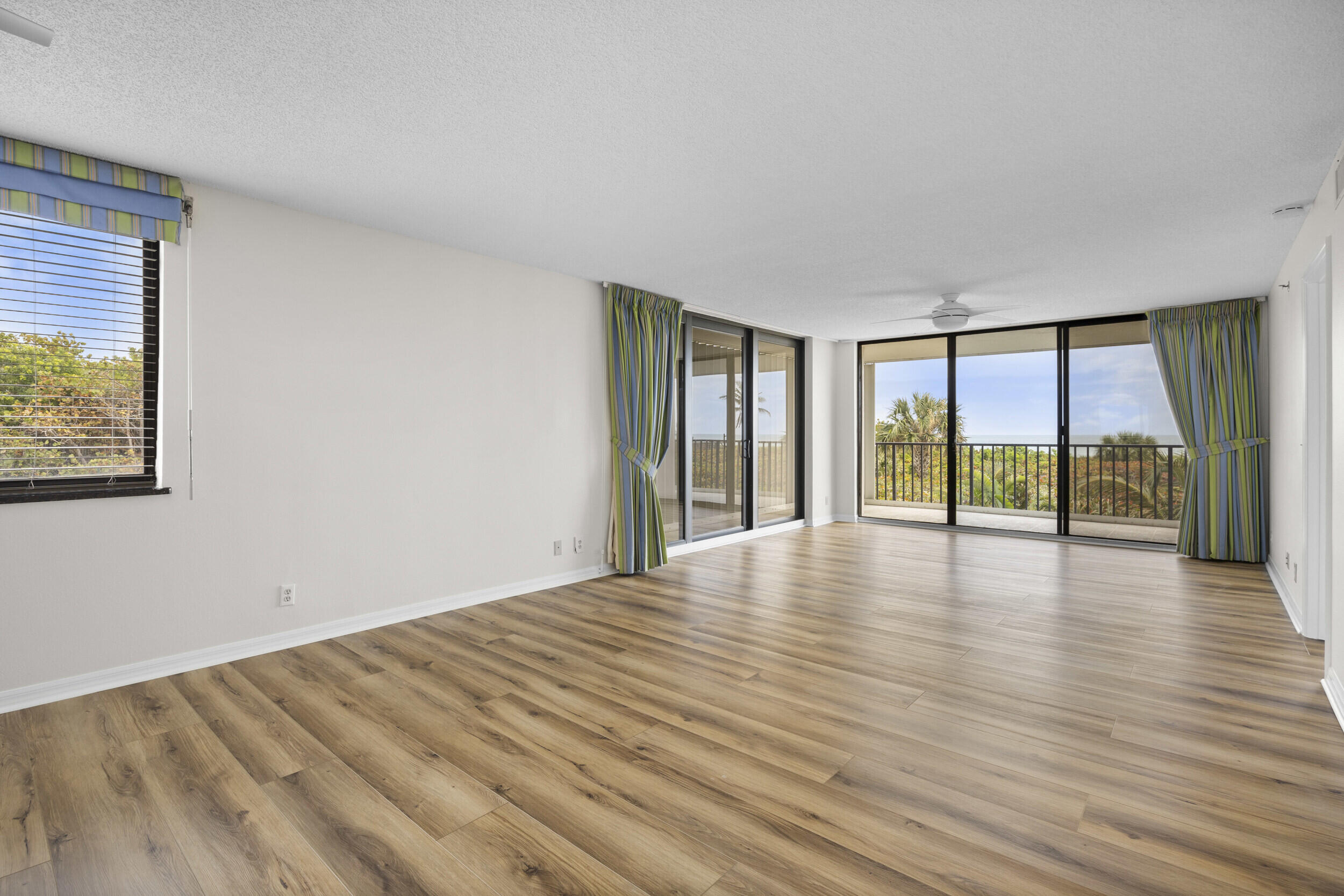 TIARA TOWERS CONDOMINIUM - Residential