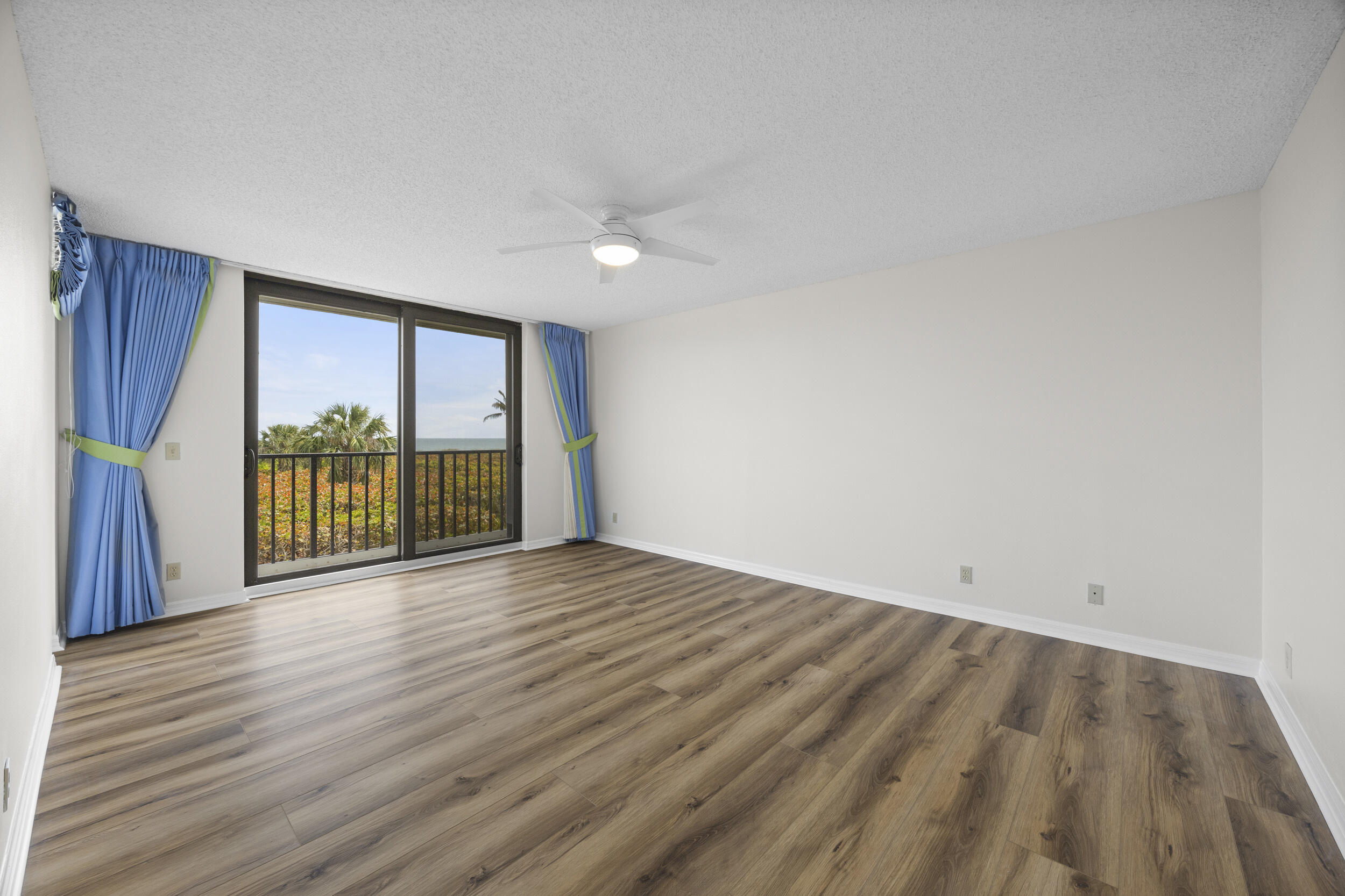 TIARA TOWERS CONDOMINIUM - Residential