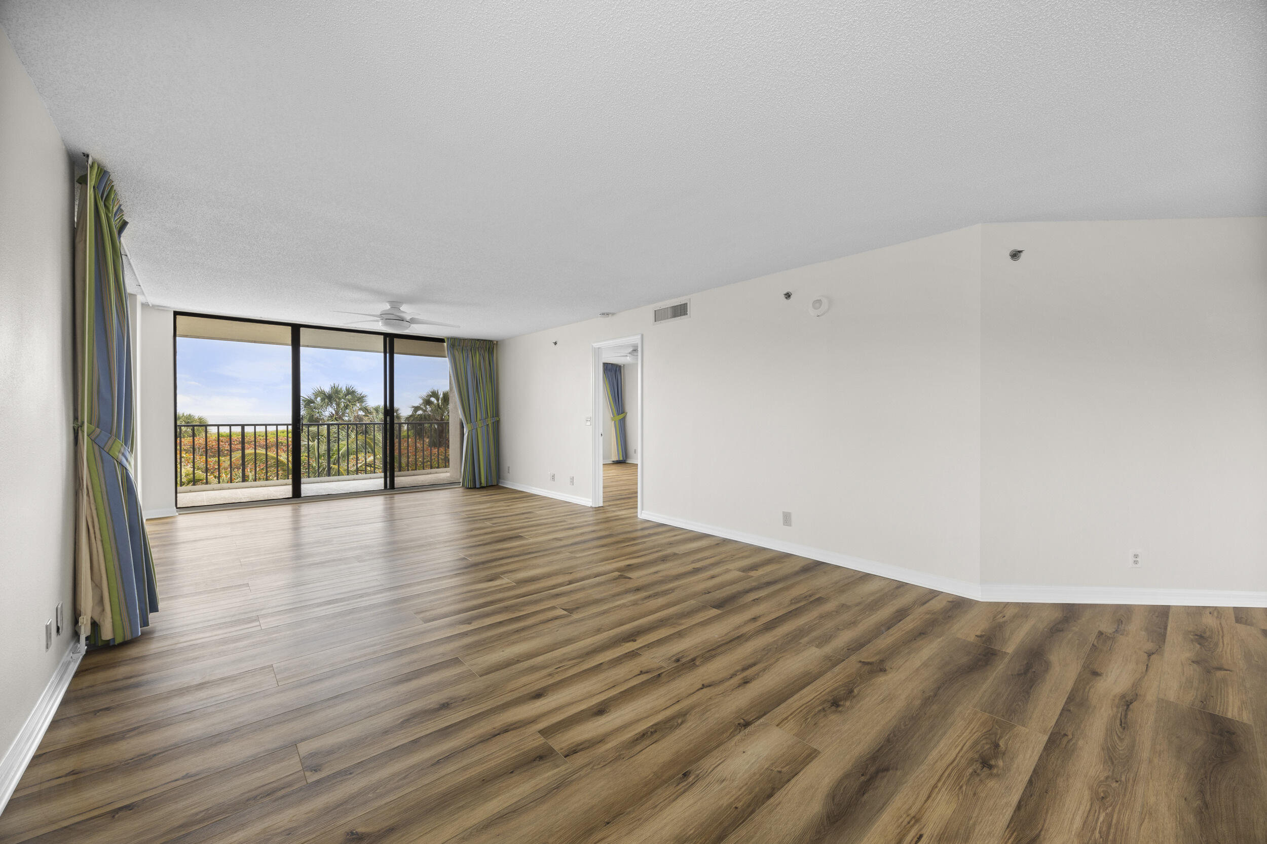 TIARA TOWERS CONDOMINIUM - Residential