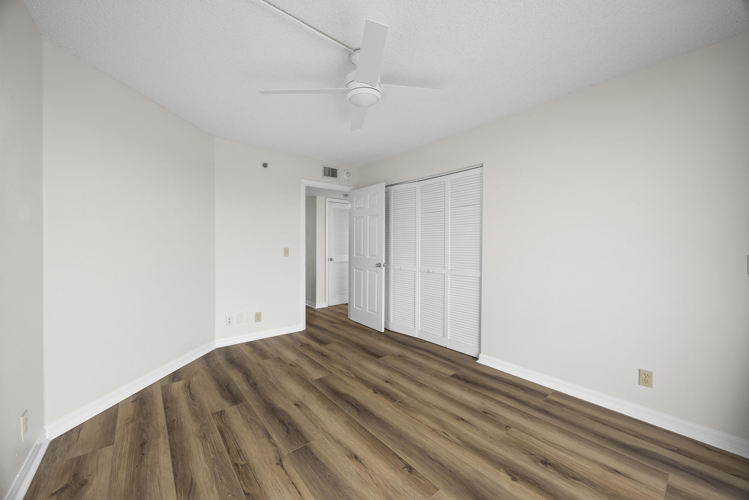 TIARA TOWERS CONDOMINIUM - Residential