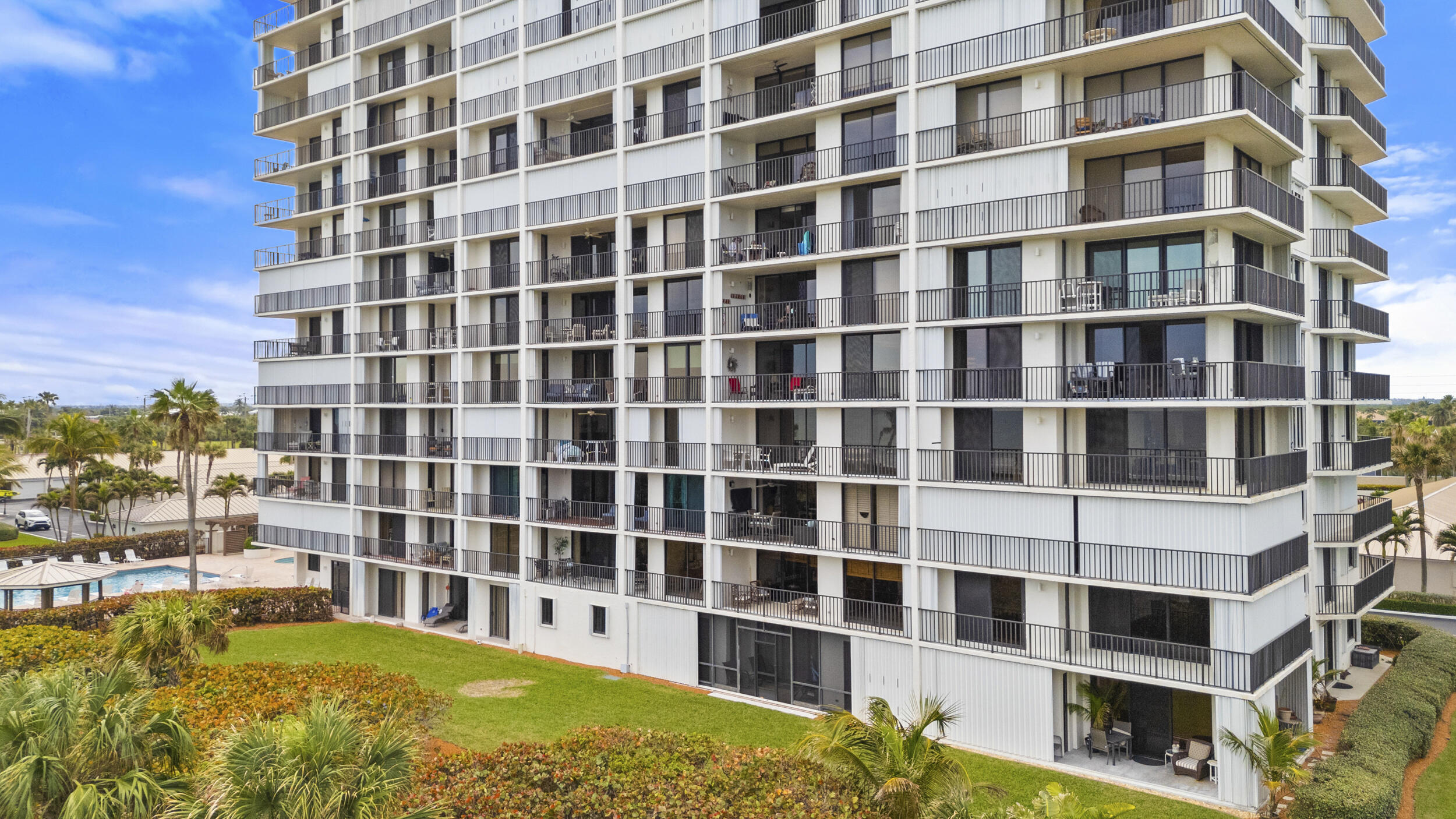 TIARA TOWERS CONDOMINIUM - Residential