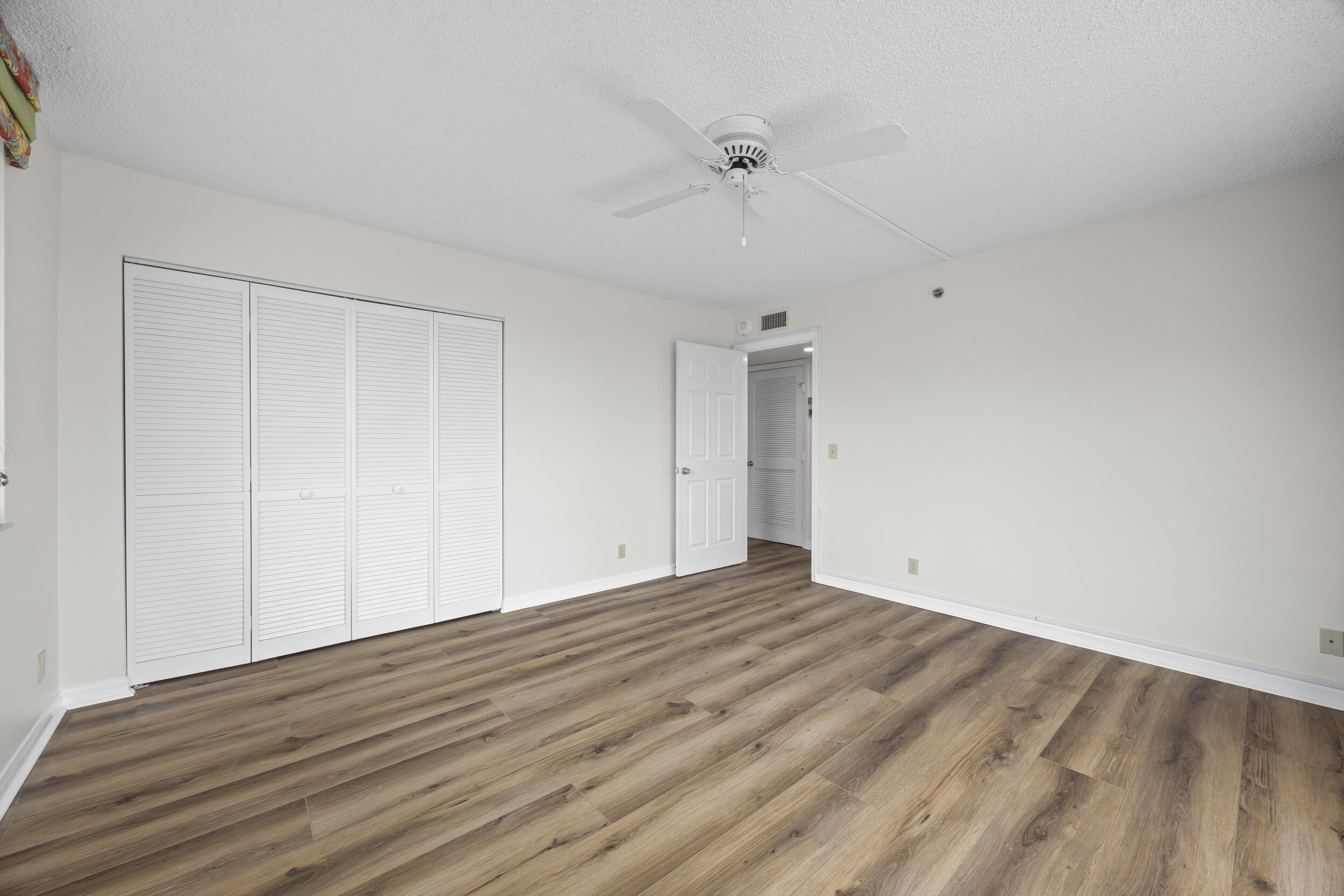 TIARA TOWERS CONDOMINIUM - Residential