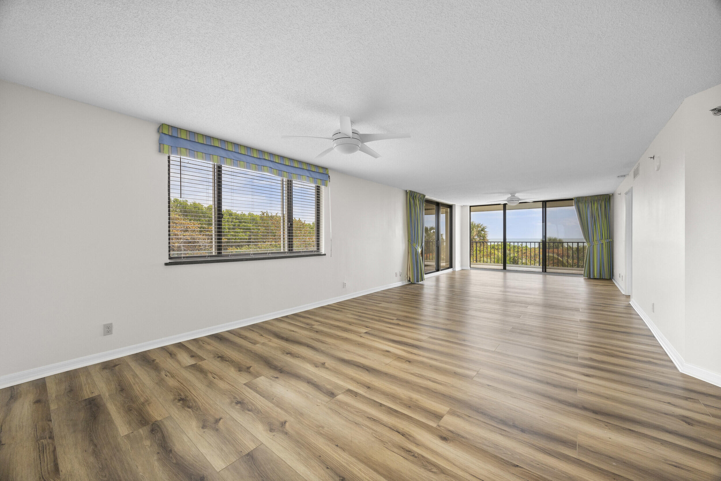 TIARA TOWERS CONDOMINIUM - Residential